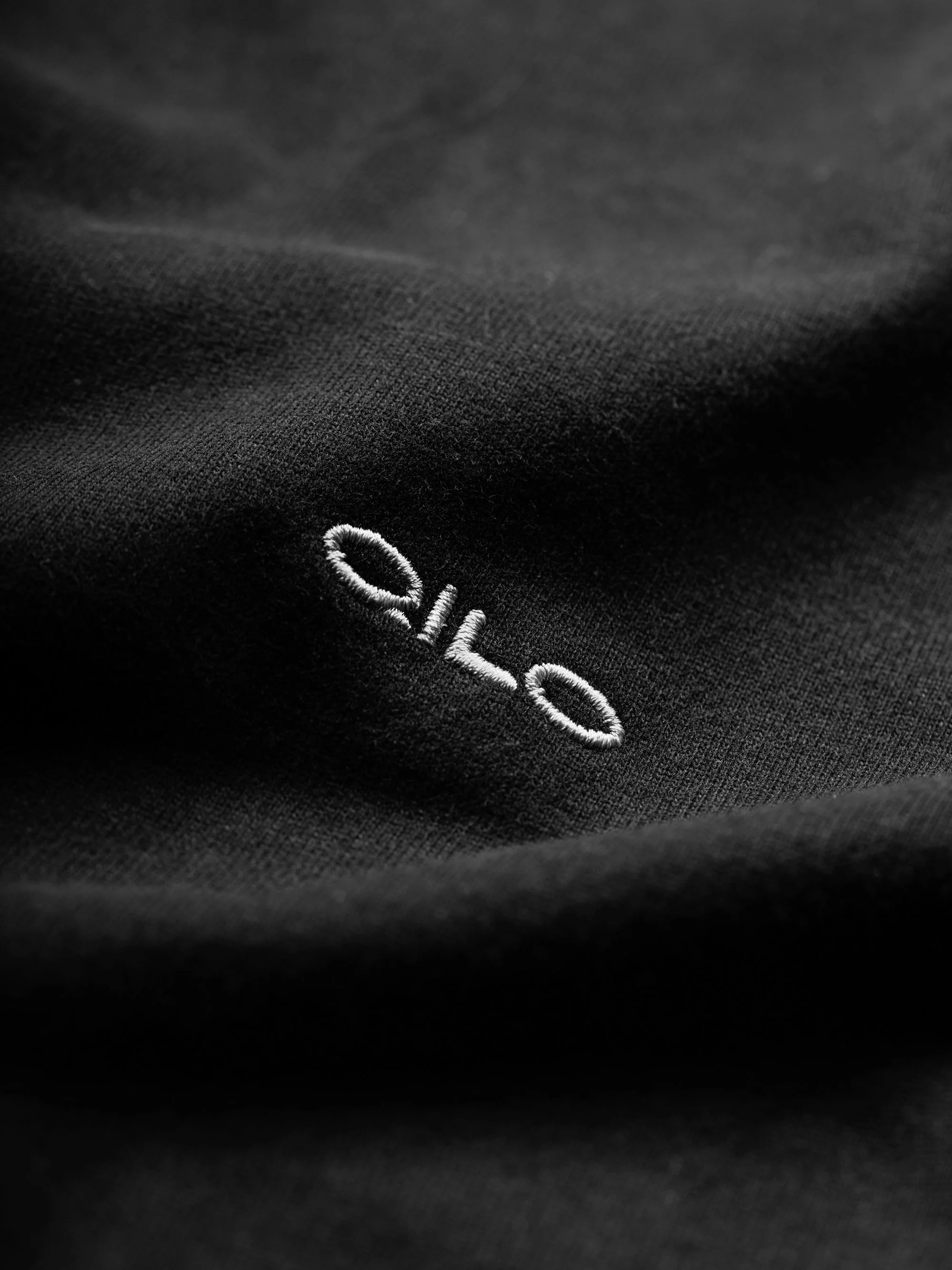 qilo solid black tee-00245.JPG