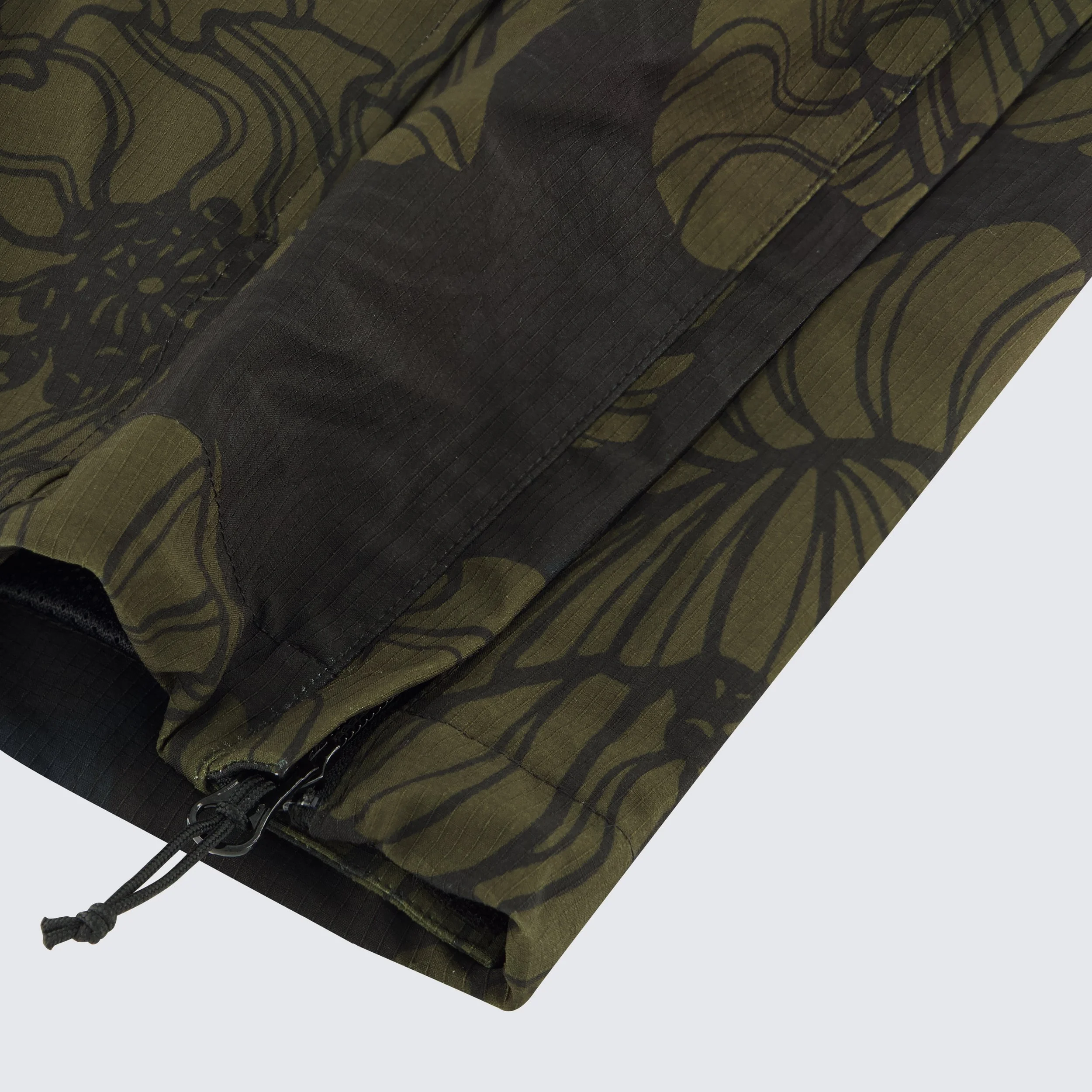 QILO x Bad Moon Print Press Nordwind Anorak in Black/Opium - QILO