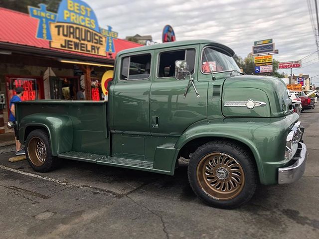 Awesome crew cab coe cruising at the rod run. .
.
,
.
#primeredblackinc #pigeonforge #coe #crewcabmafia #crewcab #powerstroke #dieseltrucks #rodrun2019 #rodrun #coetrucks