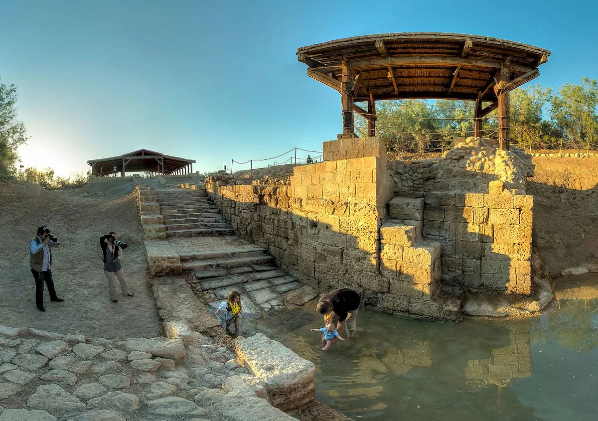 The baptismal site of Jesus Christ. Photo taken by Faraheed, distributed under CC BY-SA 4.0 license.