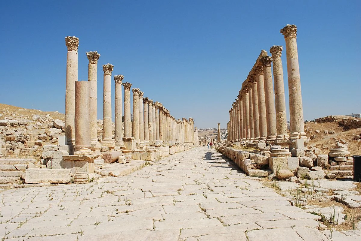 The Cardo at Jerash. Photo taken by Jean Housen, distributed under CC BY 3.0 license.