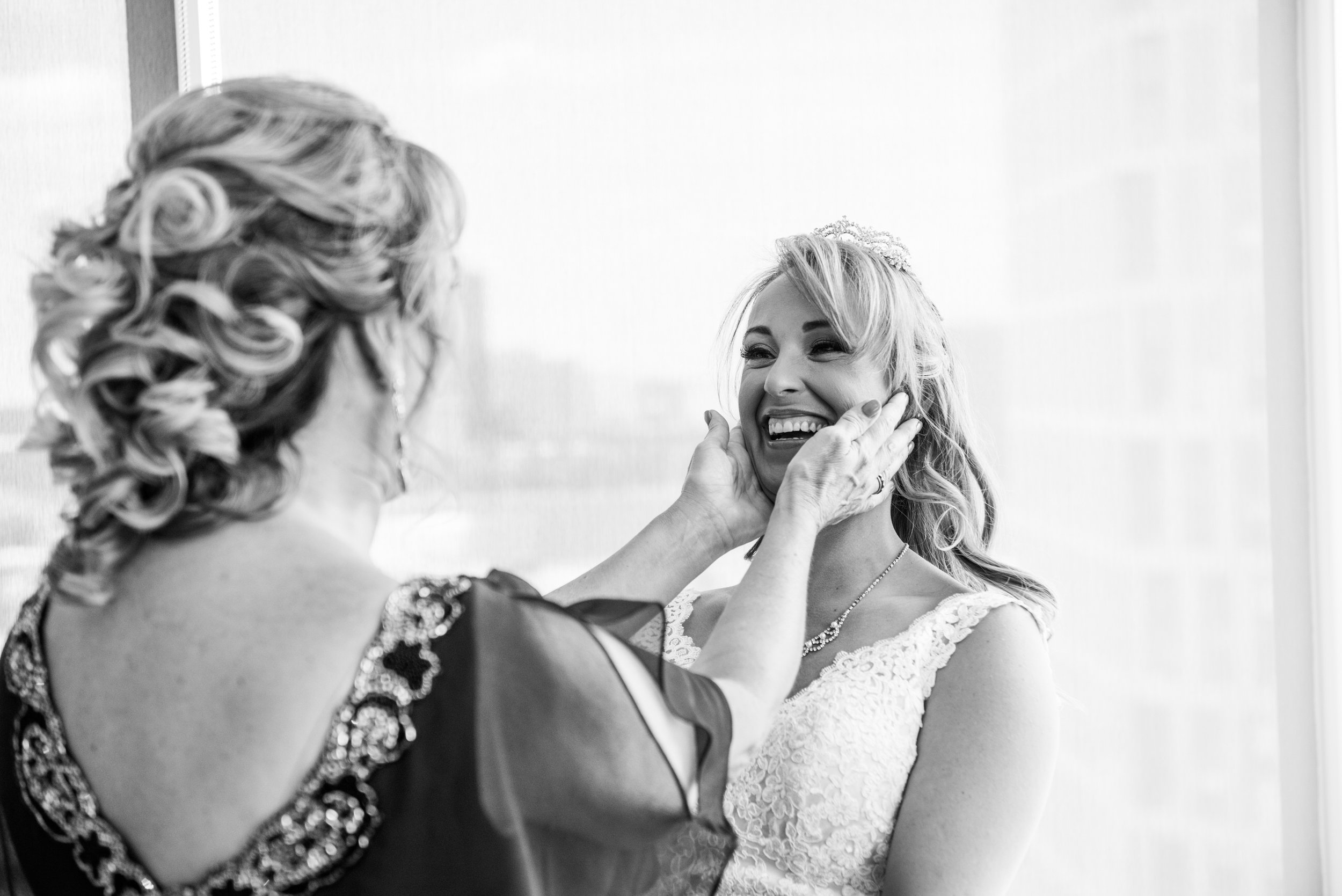 MeadowlarkGardensWedding-Ashley&Kevin-GettingReady-107.jpg