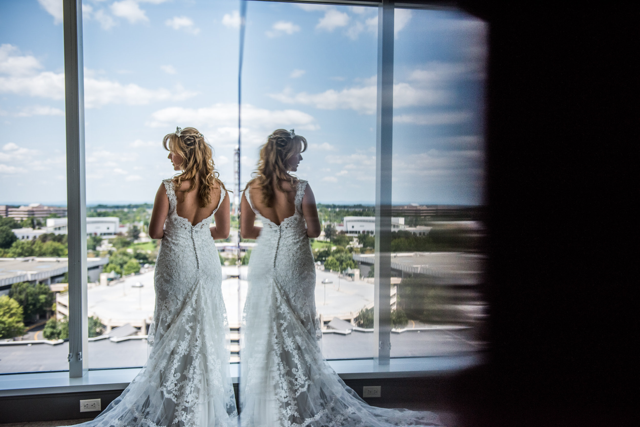 MeadowlarkGardensWedding-Ashley&Kevin-GettingReady-183.jpg