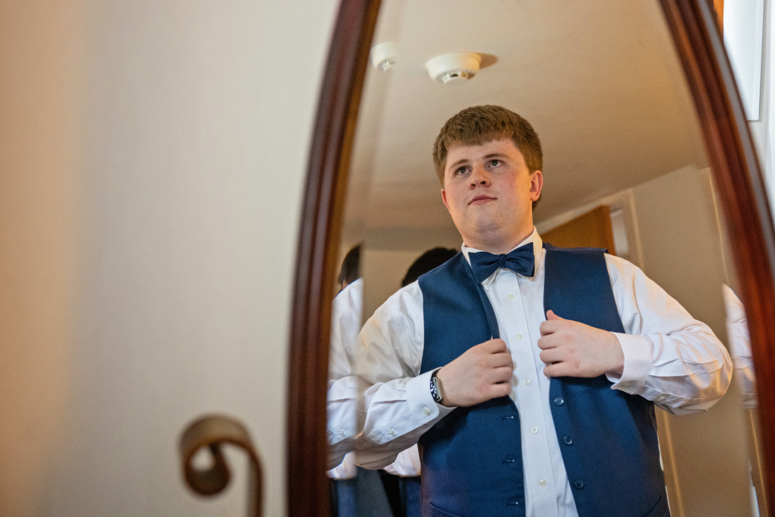 OstertaagVista-Caitlin&Brandon-GettingReady-18.jpg