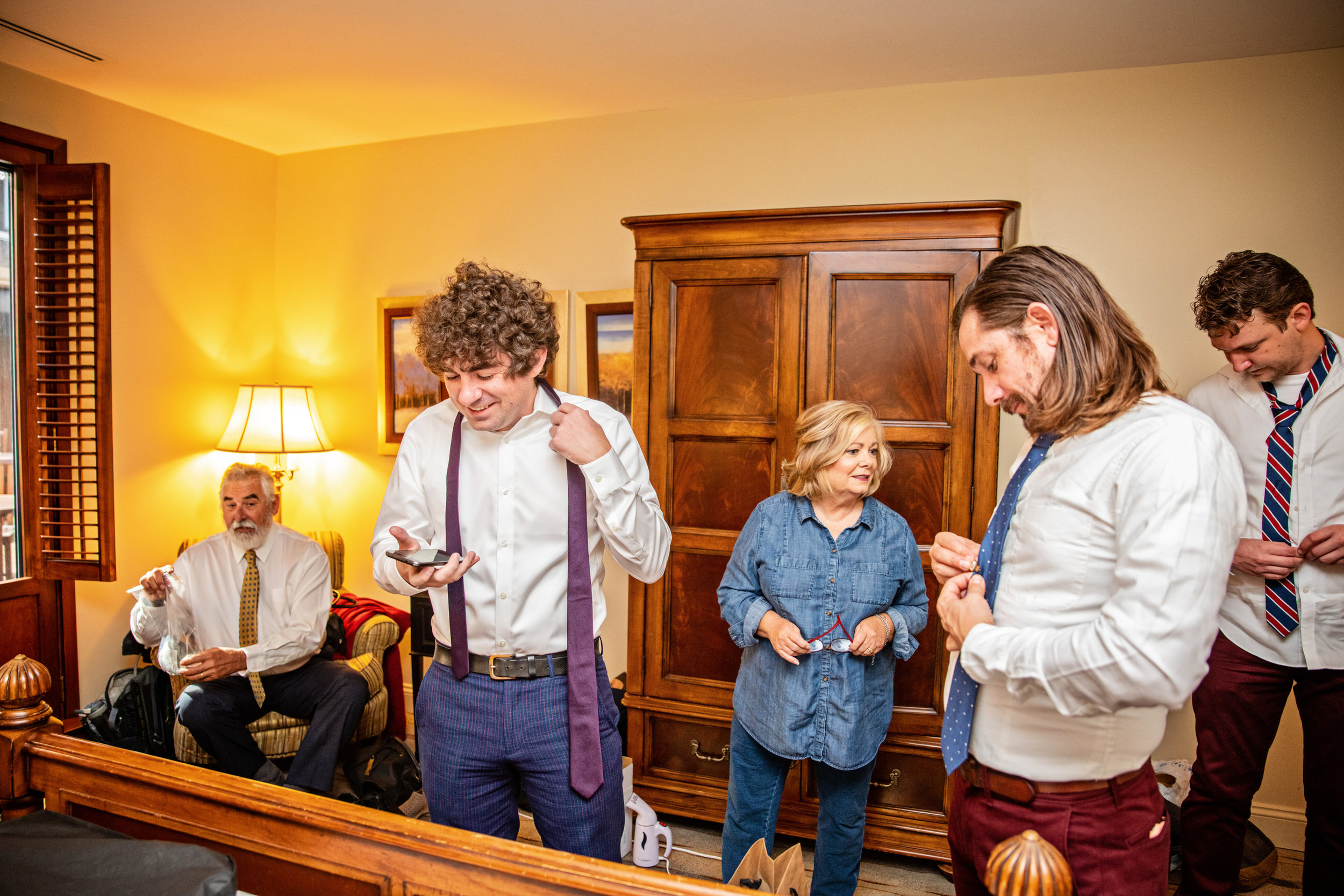 AdmiralFellInnWedding-Kelly&Sky-GettingReady-16.jpg
