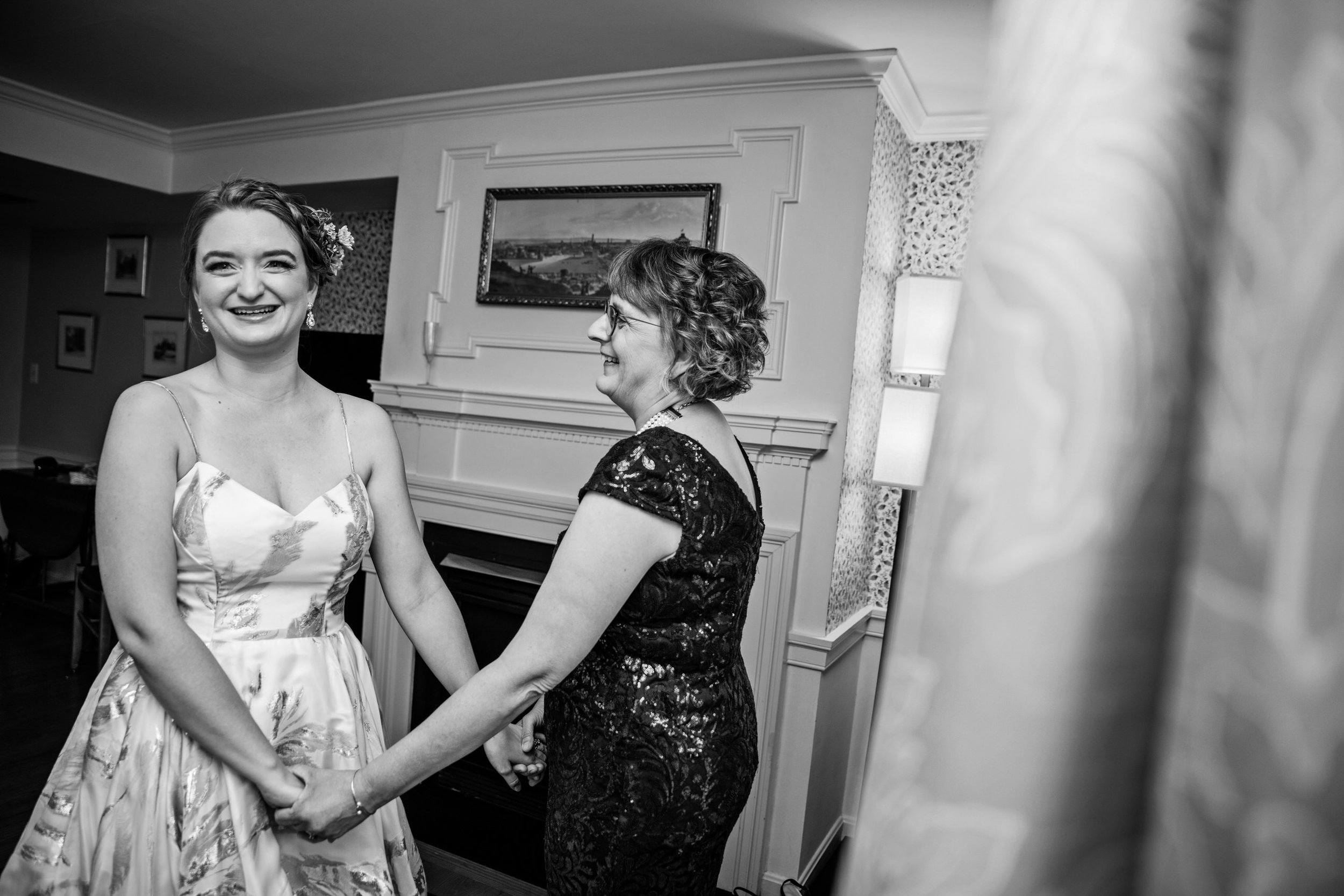 AdmiralFellInnWedding-Kelly&Sky-GettingReady-30.jpg