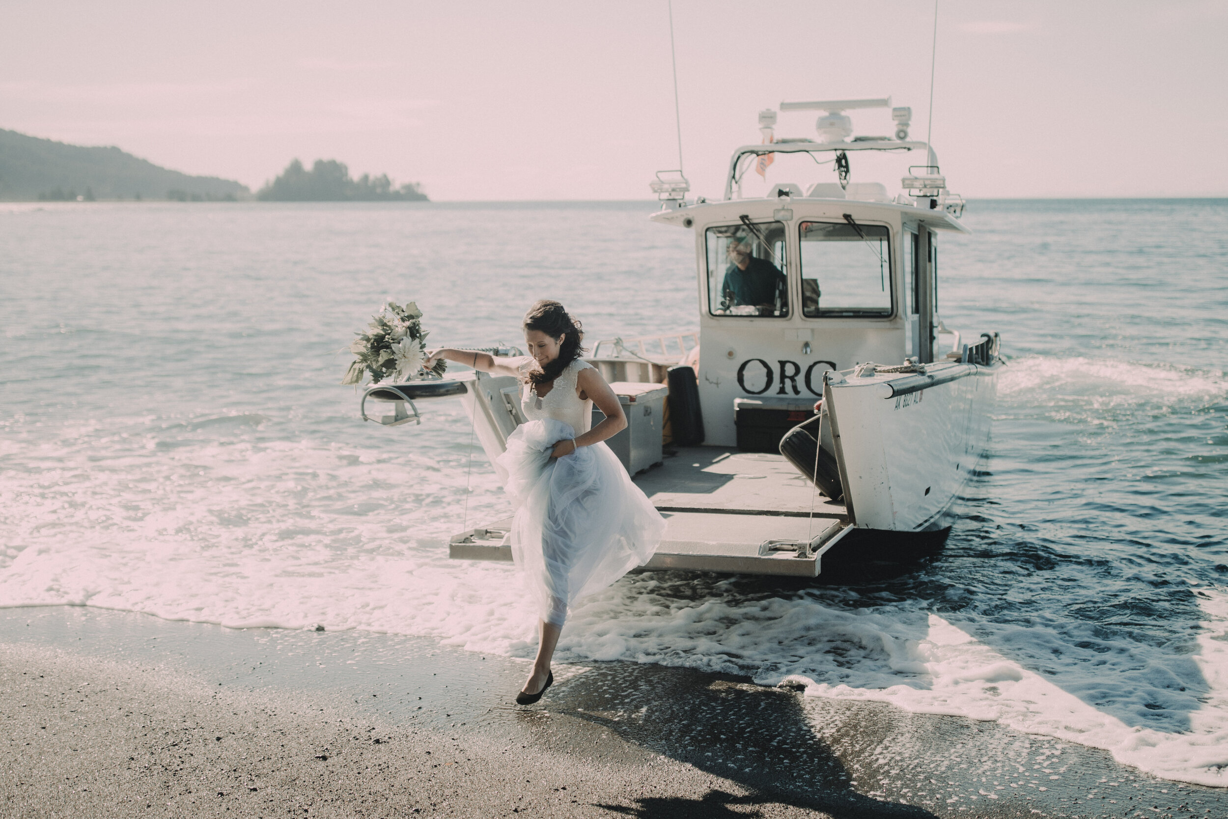 Brianna - elopement jumping off.jpg