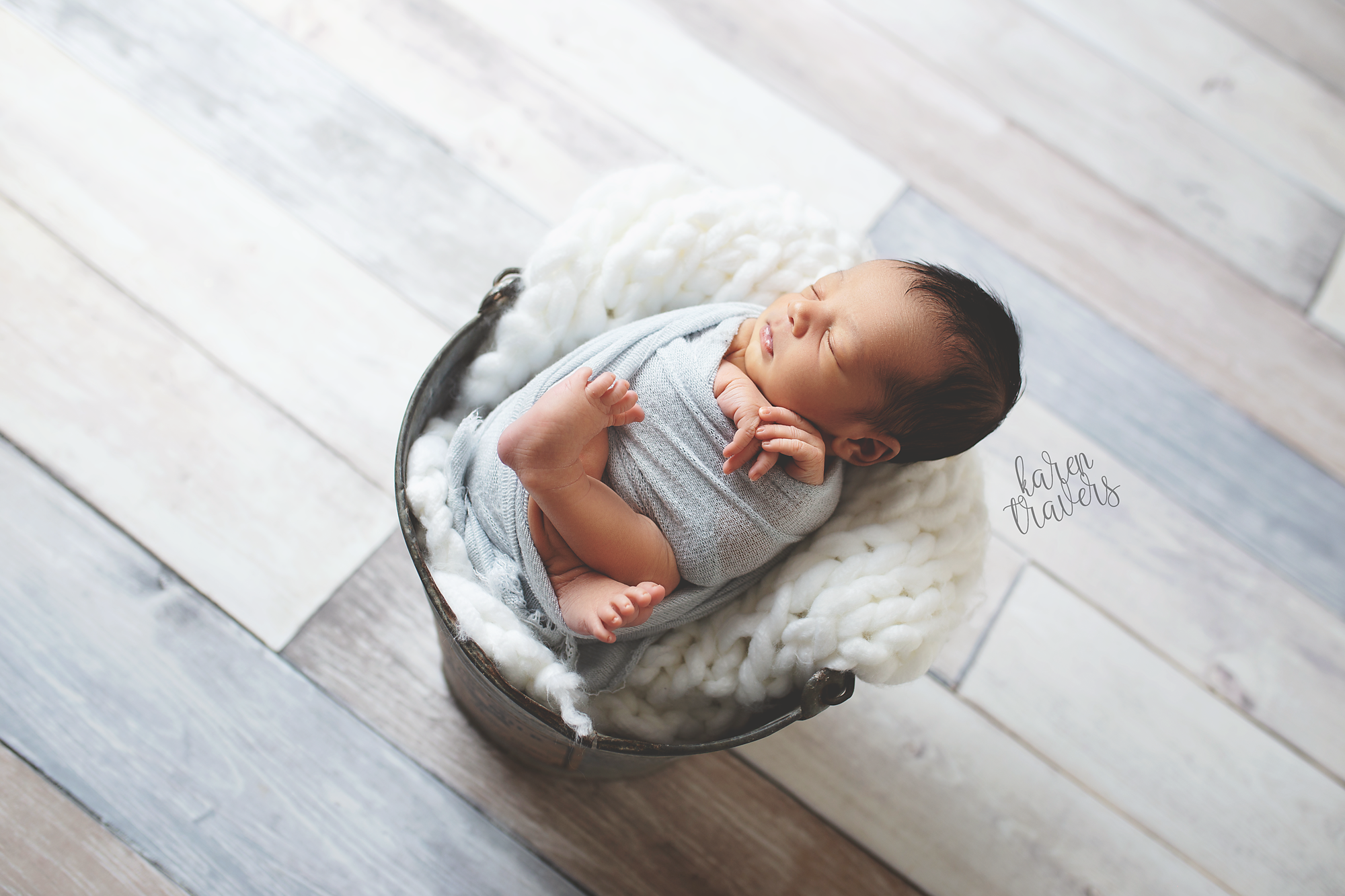 anchorage-newborn-photographer-1.png
