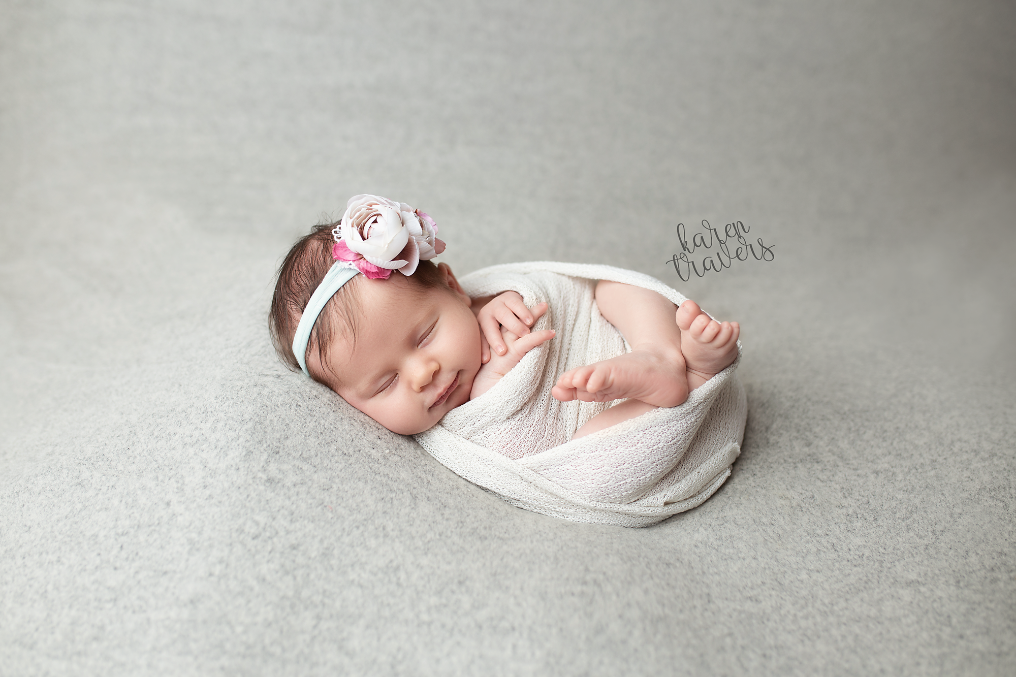 KinneyNewborn-1-copy.png