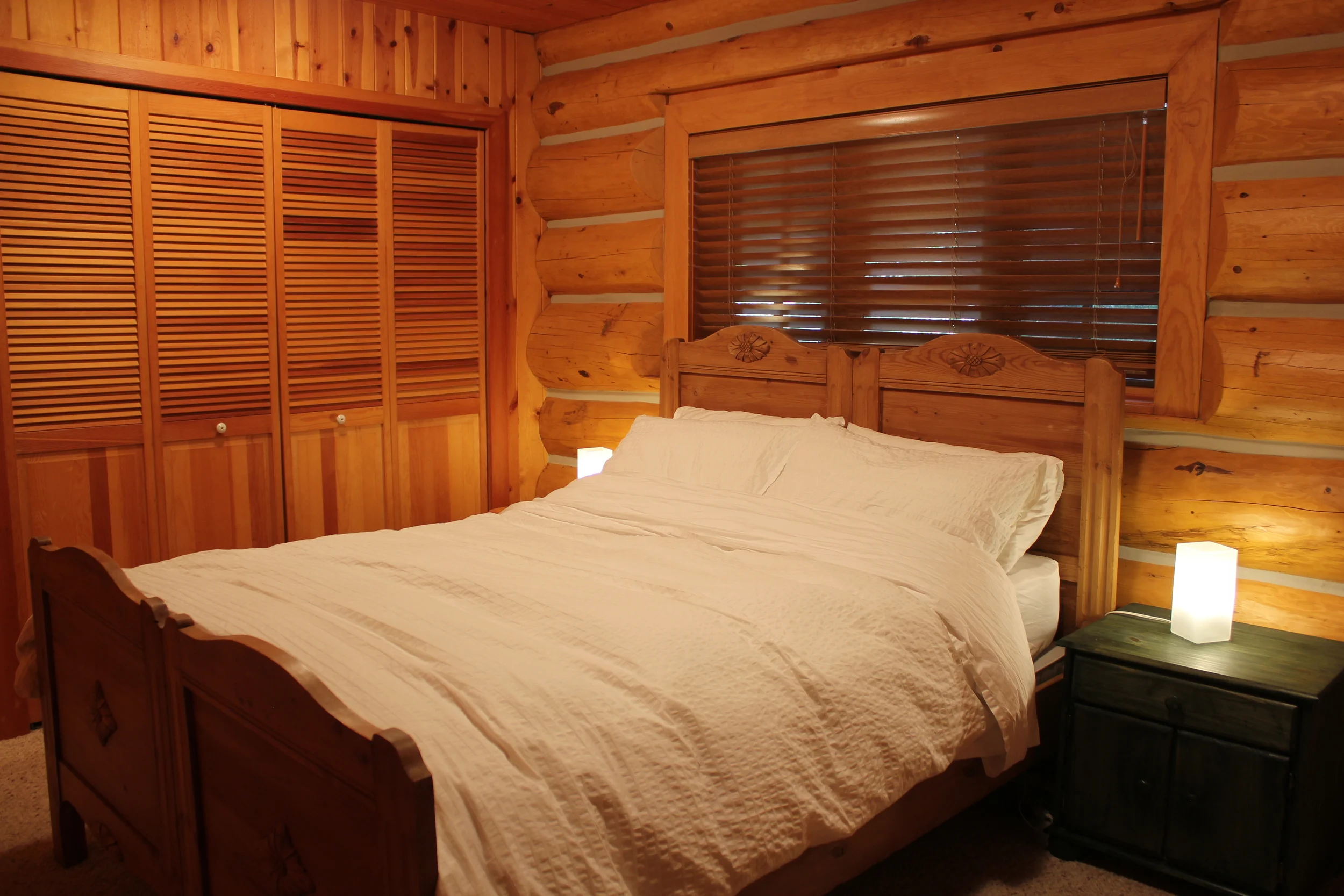 Bedroom #1 - Queen bed with Ensuite