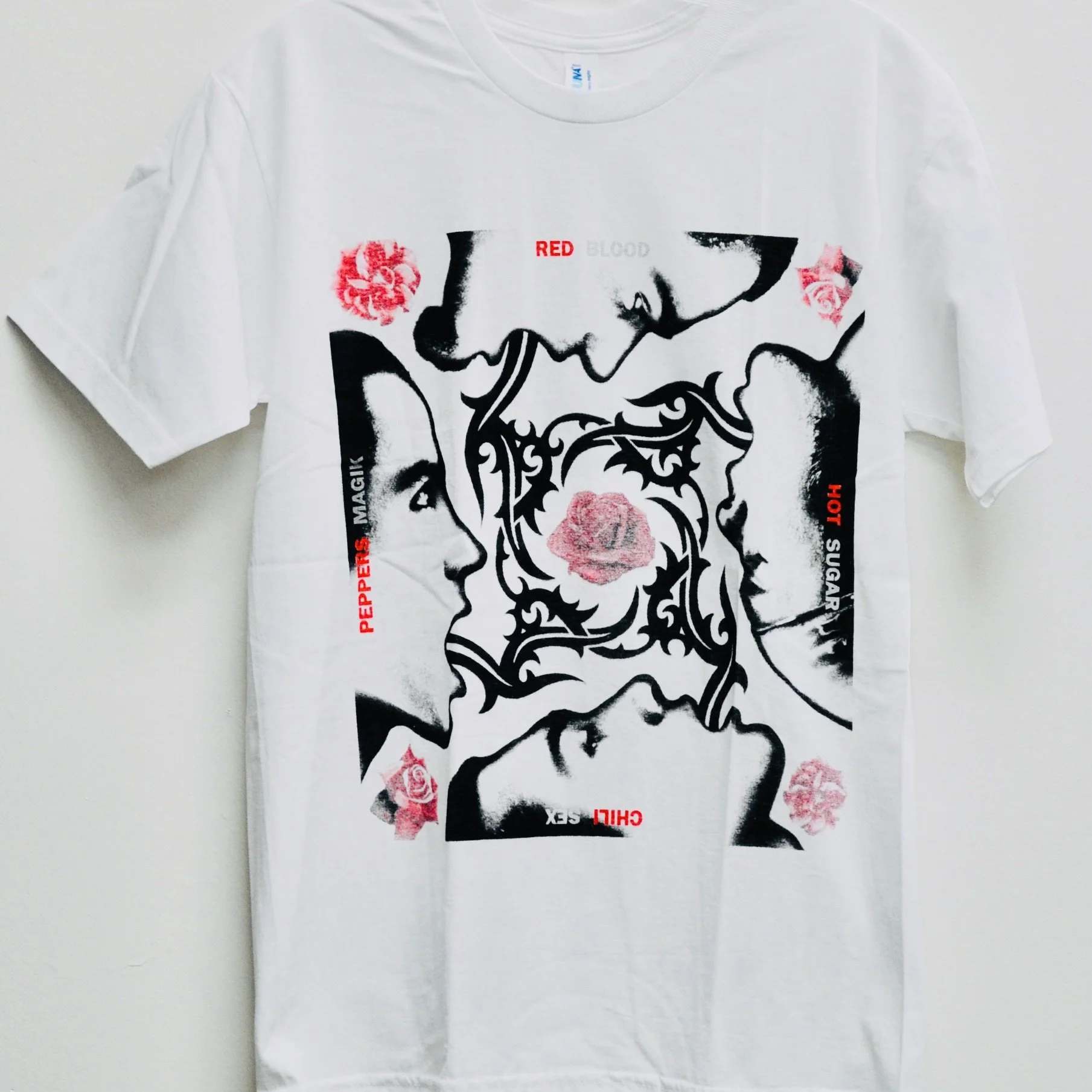 JKH TSHIRT BAND_RED HOT CHILI PEPPERS WHITE DSC_0035.JPG