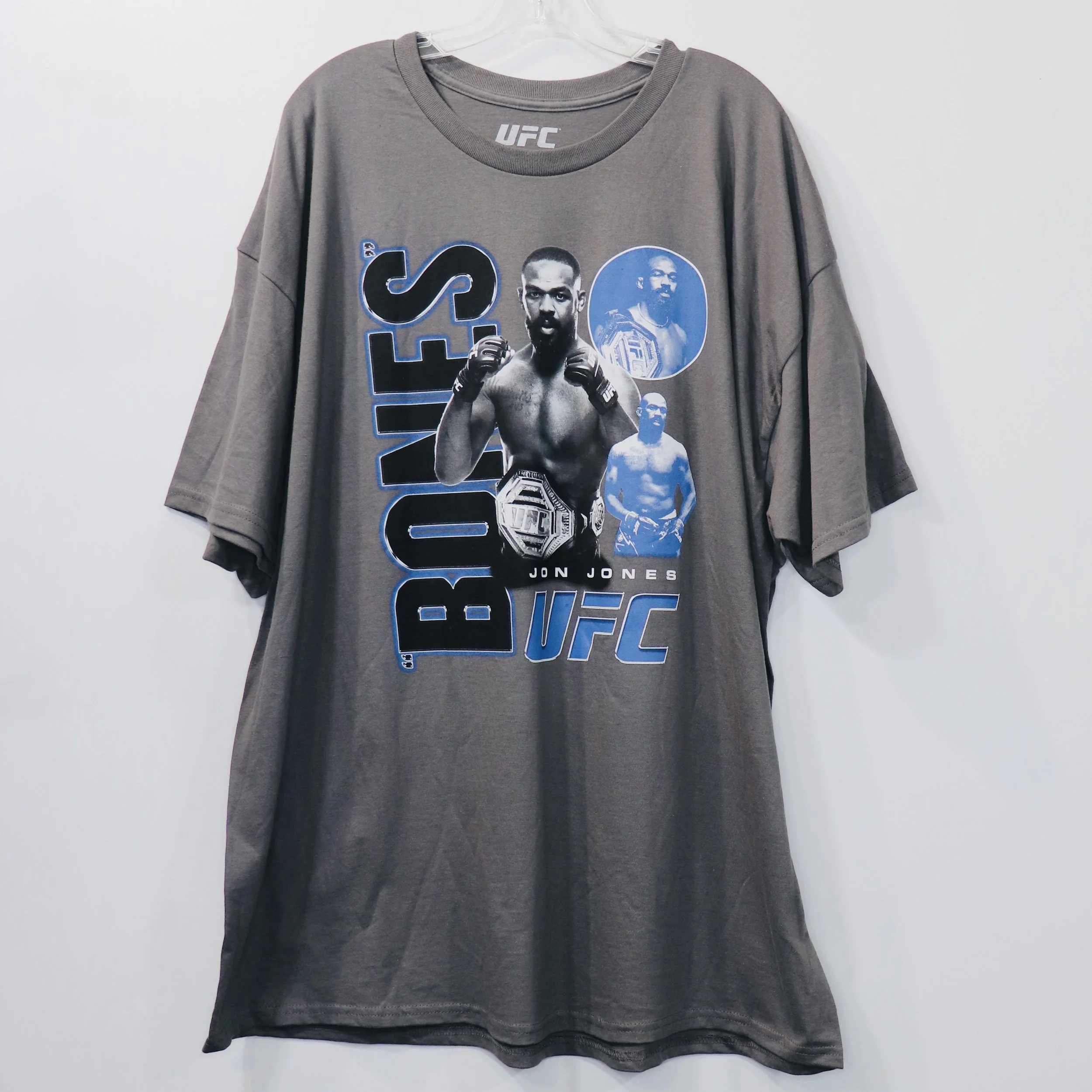 (2 DOLLAR) SPORTS - UFC JONES IMG_3789.JPG