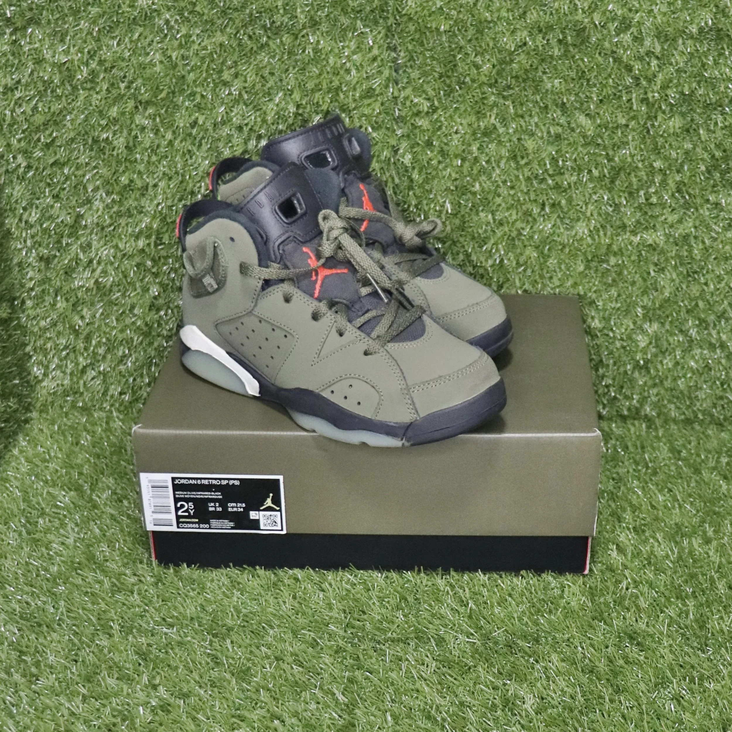 JORDAN 6 RETRO X TRAVIS SCOTT OLIVE (SIZE 2.5Y) IMG_4589.JPG