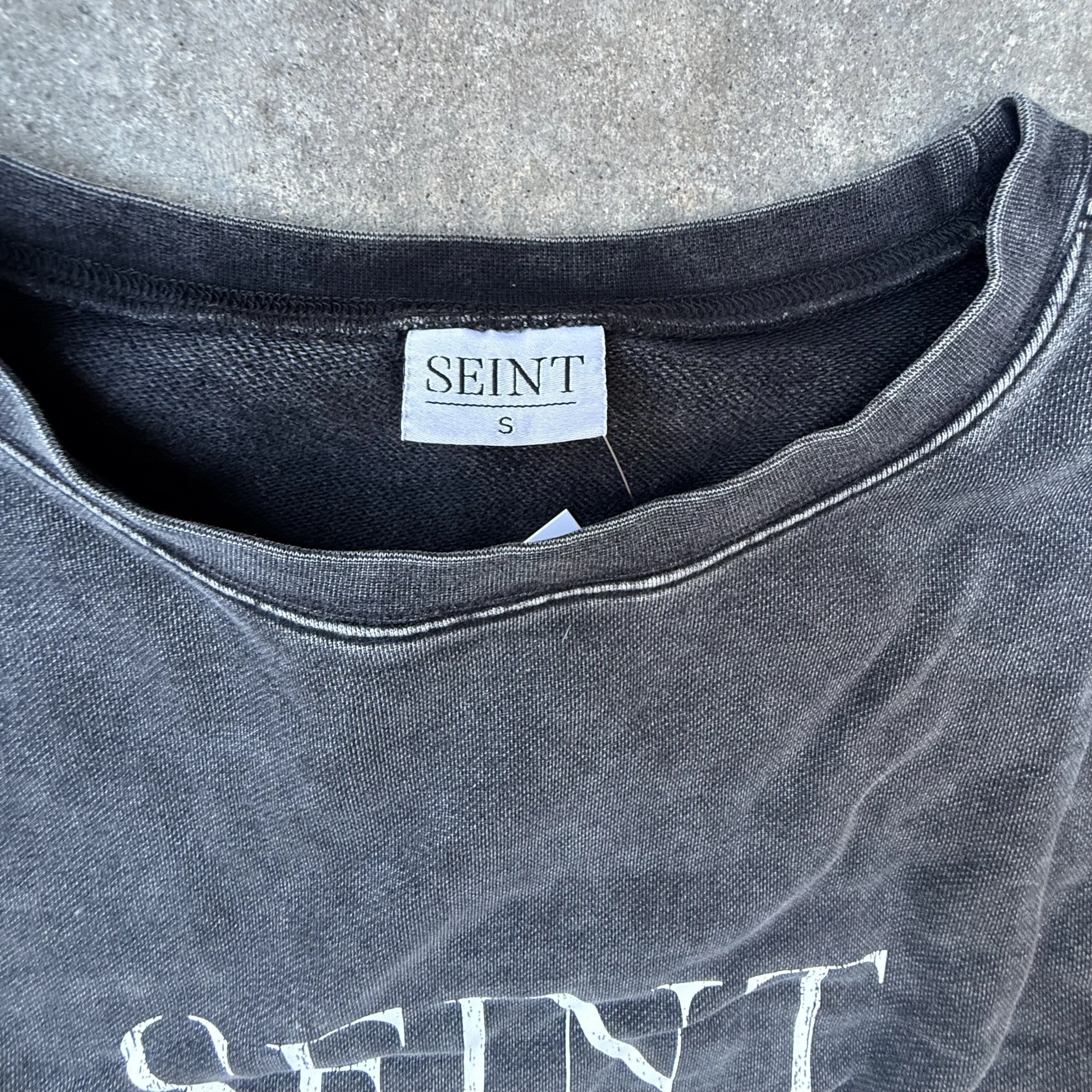 BOUTIQUE STREET CREWNECK_SEINT GREY B IMG_8100.jpeg