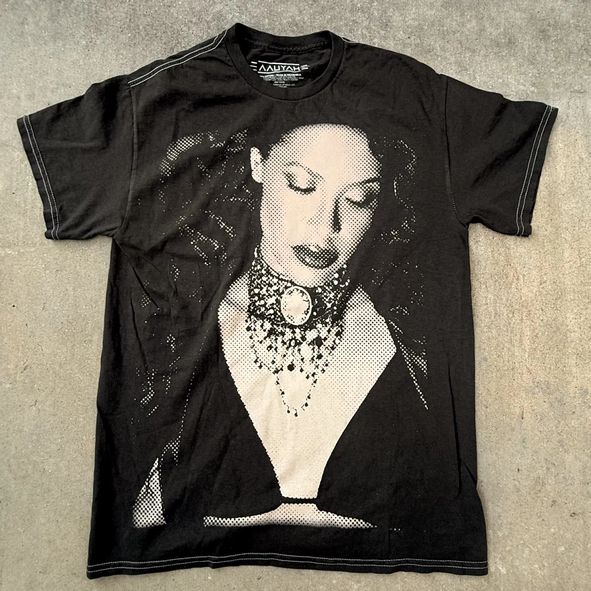 RNB_AALIYAH TEE_NOIR [BRIAN] IMG_9728.jpeg