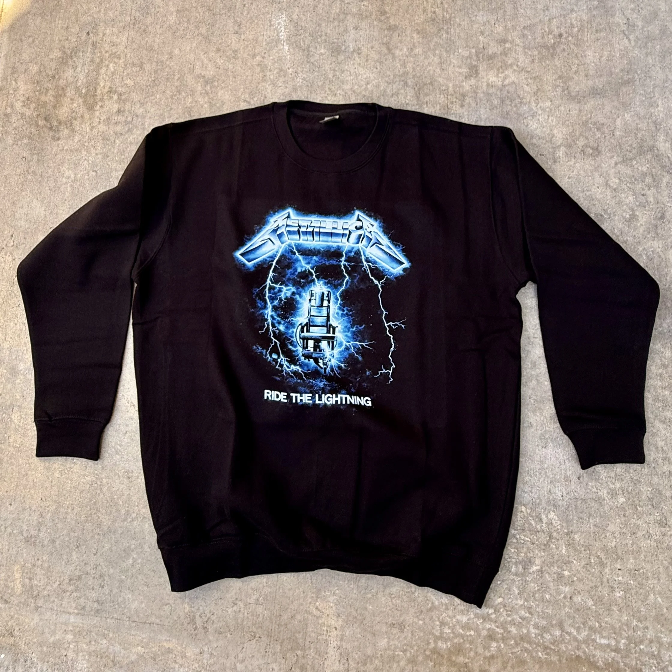 CREWNECK_METALLICA RIDE THE LIGHTNING [FONZ] IMG_9903.jpeg