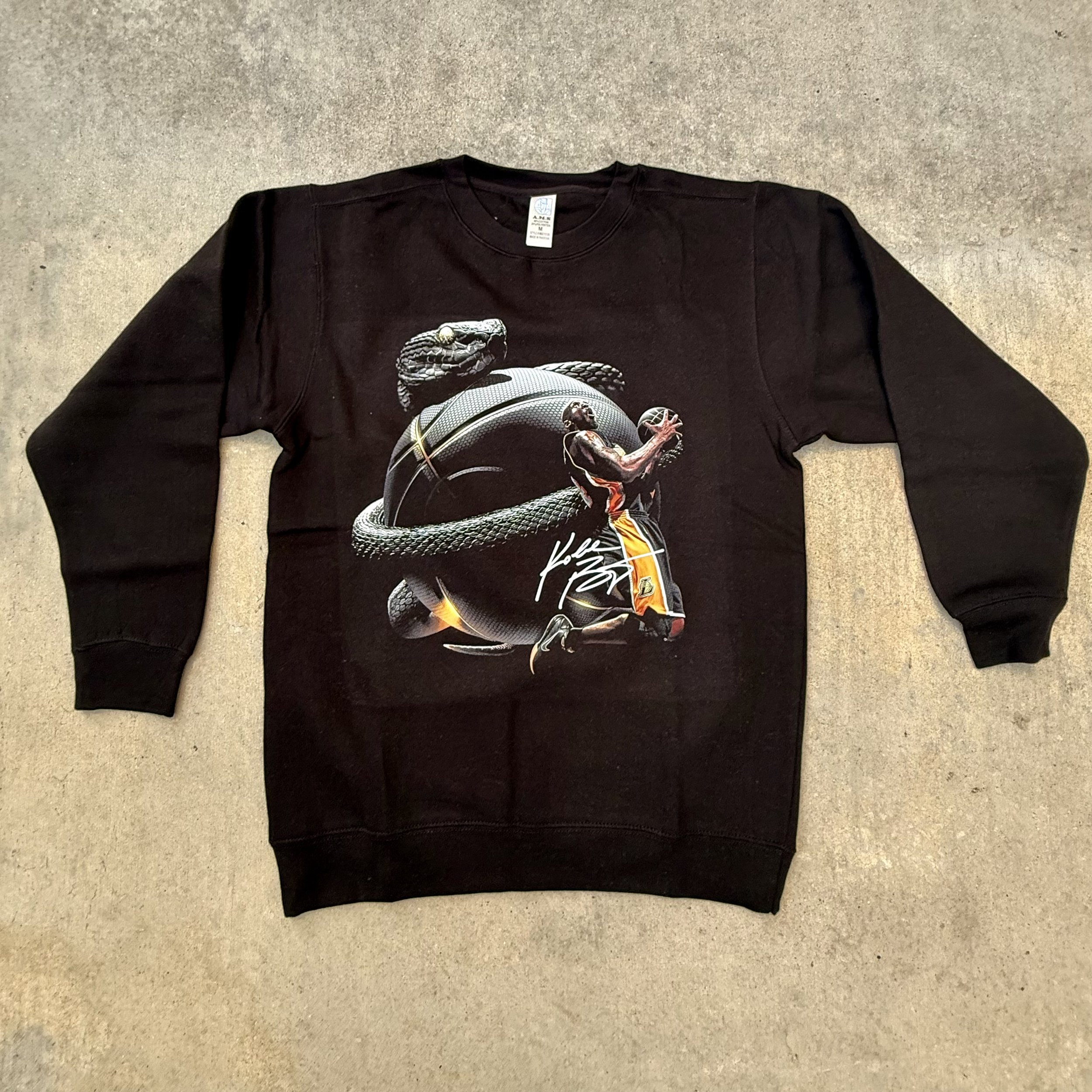CREWNECK_KOBE BALL [FONZ] IMG_9923.jpeg