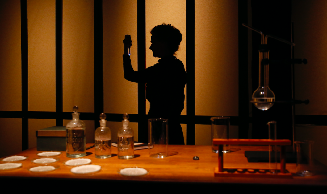 MarieCurie_Silhouette photo .png