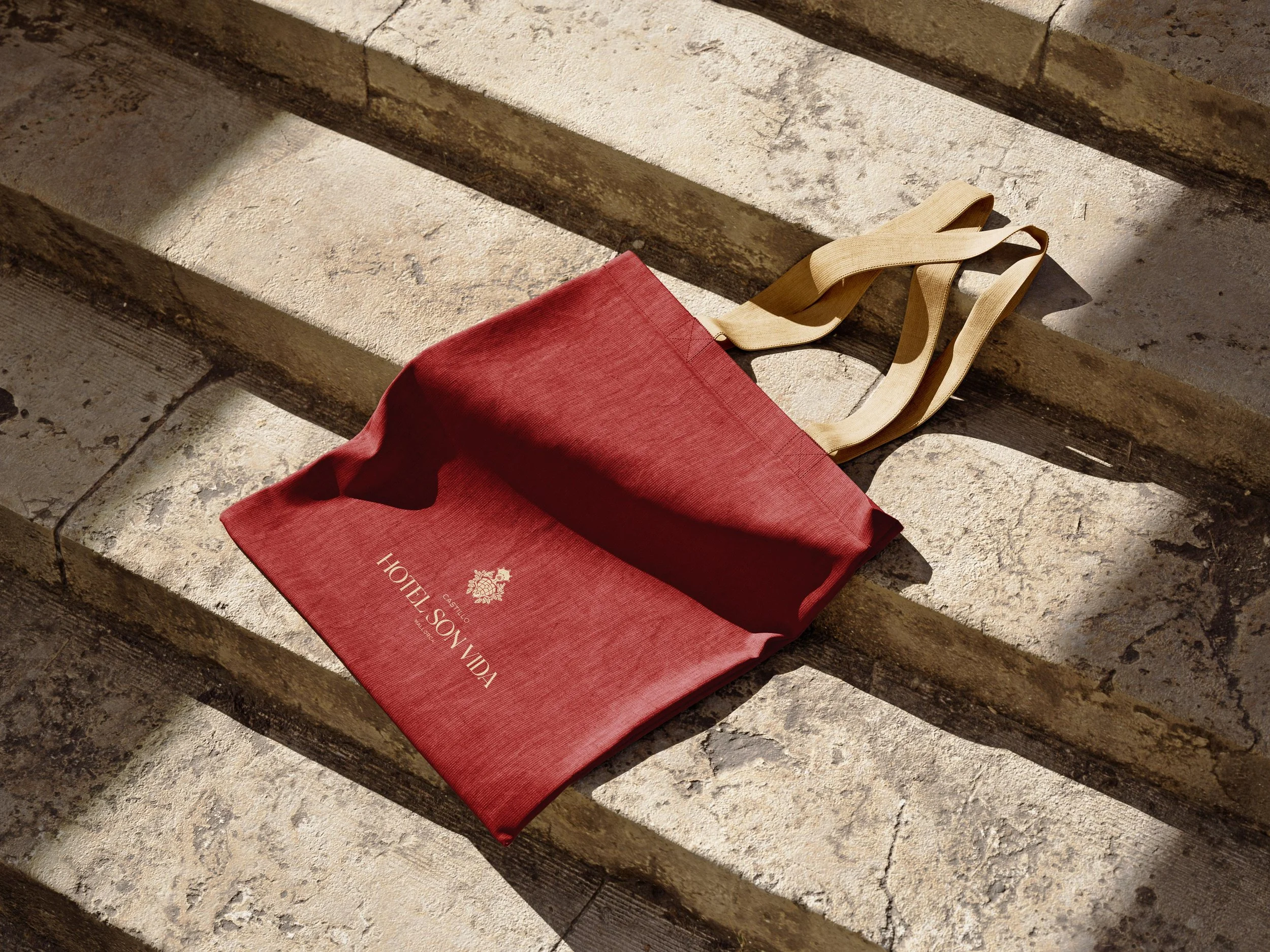 Free_Tote_Bag_Mockup_1.jpg