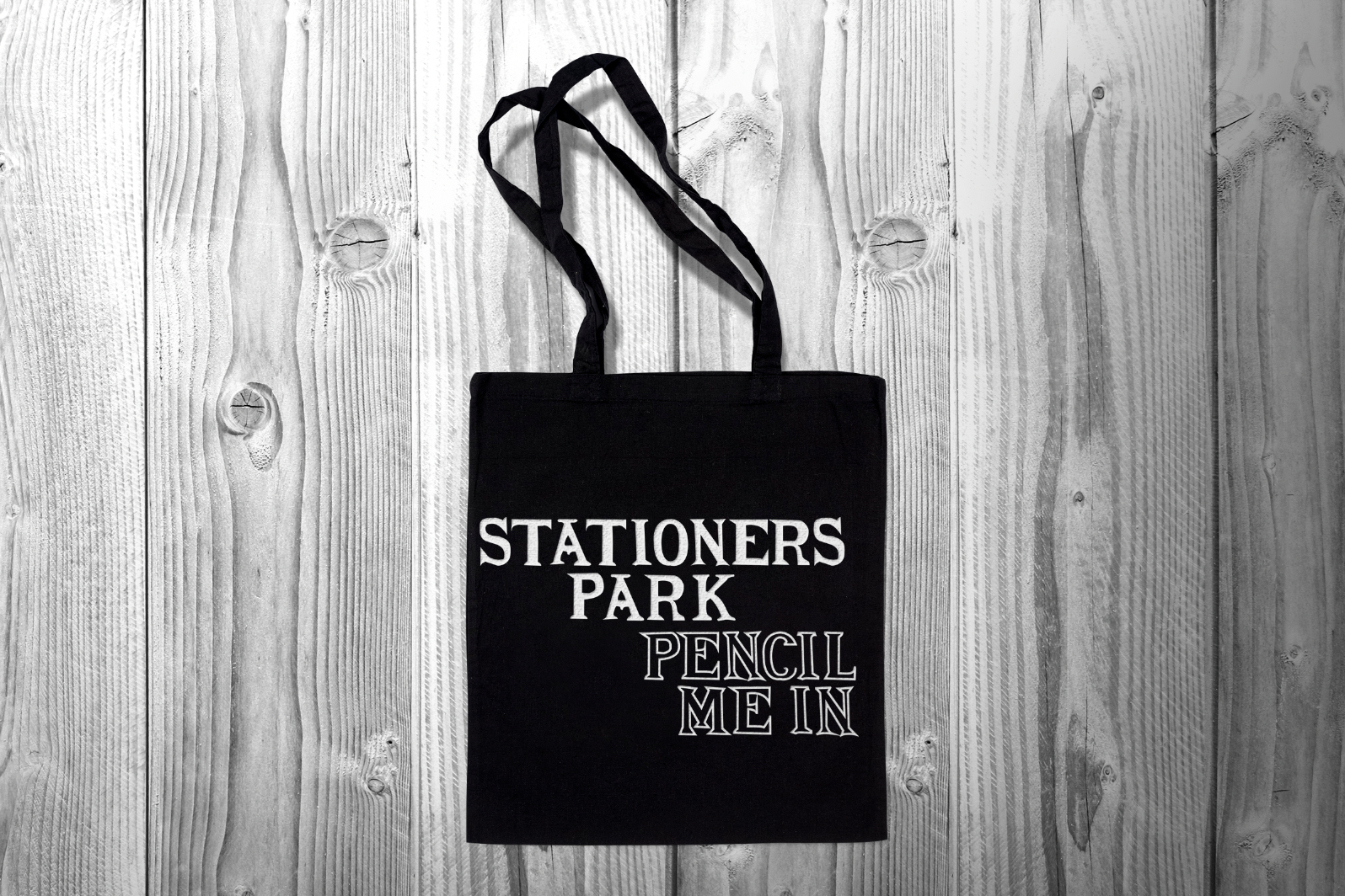 Art deco lettering tote