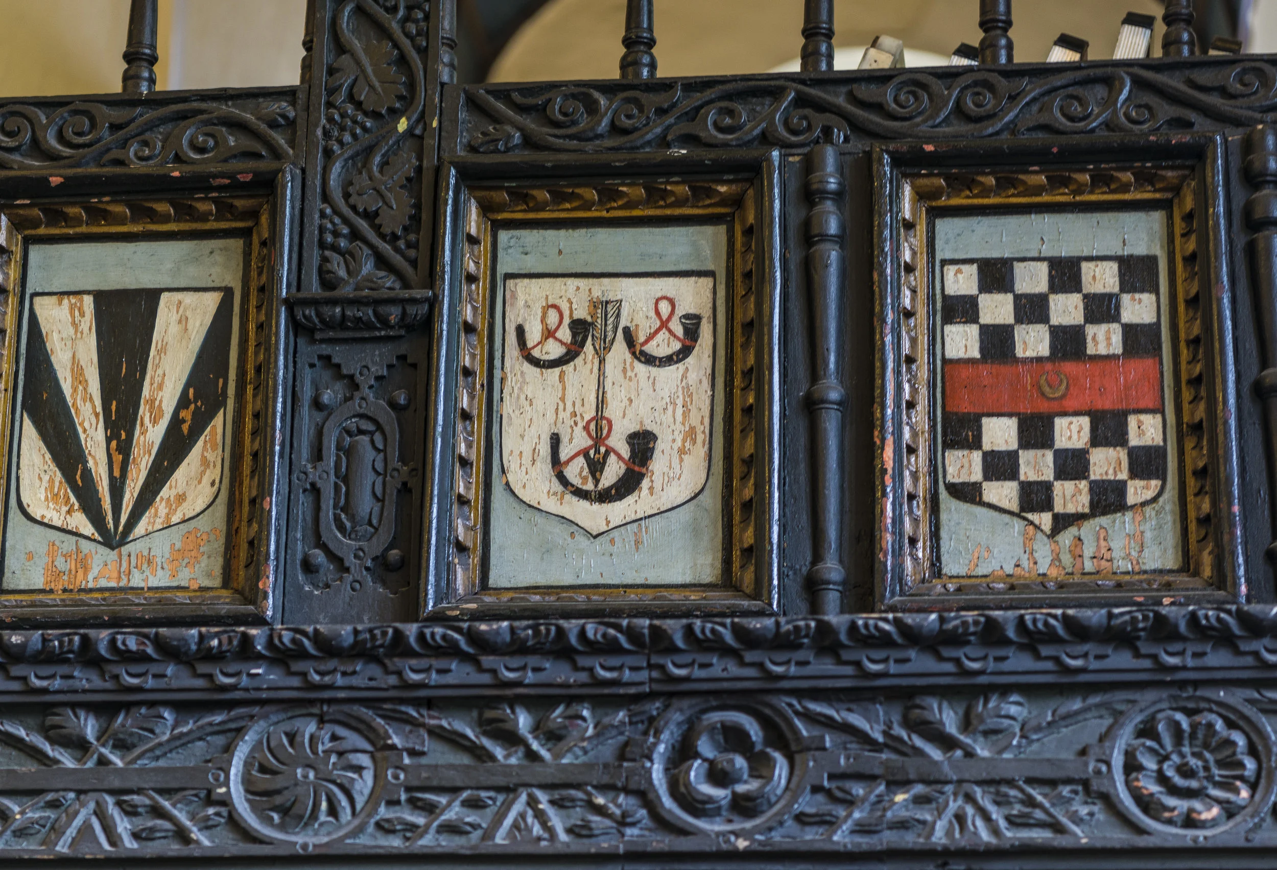 Hawley's arms (centre) in St Saviour's Church - Note also the arrow, denoting the superweapon of the yeomanry.