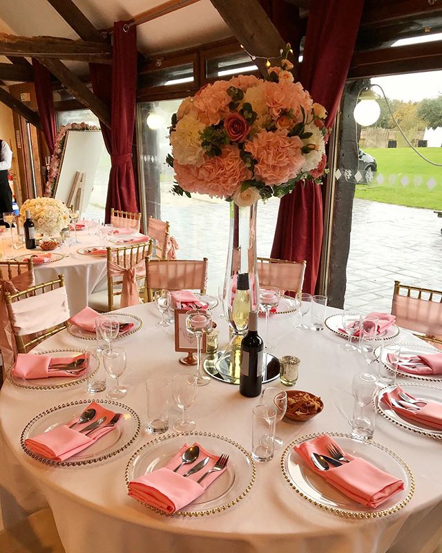 For the love of tall elegant vases 💕

#barnwedding #engagementparty #weddingdecor #weddinginspiration
.
.
#weddingdecor #wedding #2019bride #weddingplanner #weddinginspiration #weddingday #weddings #bride #weddingideas #weddingphotography #weddingin