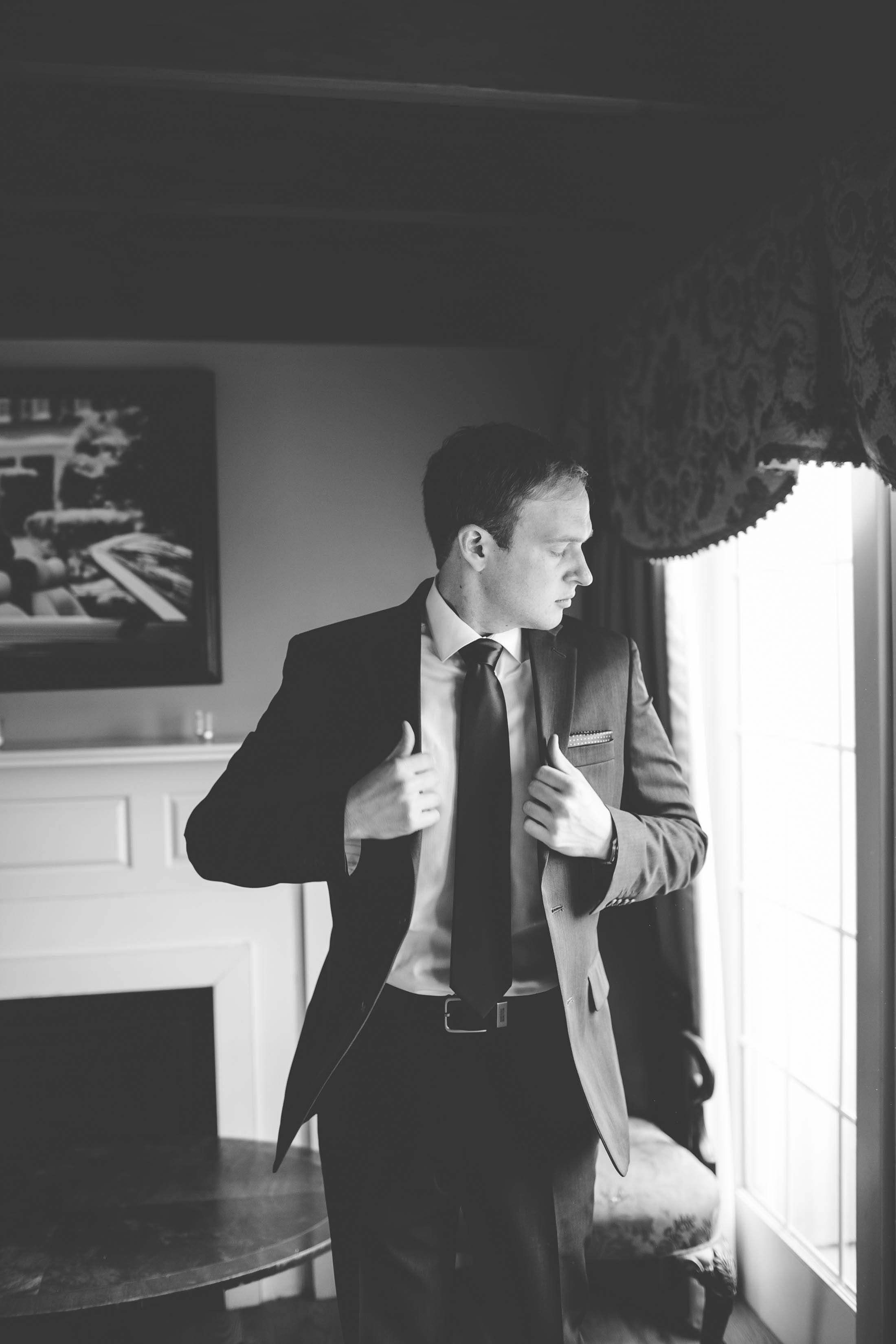 groom-getting-ready-photos