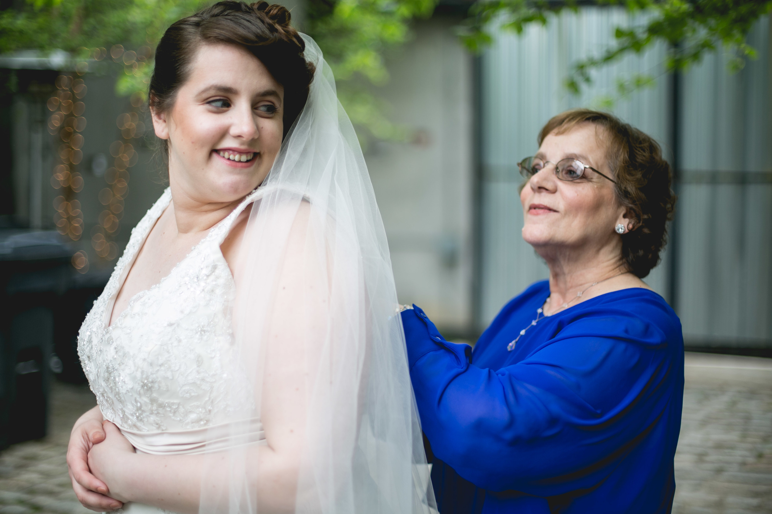 bride-getting-ready-photo-with-mother