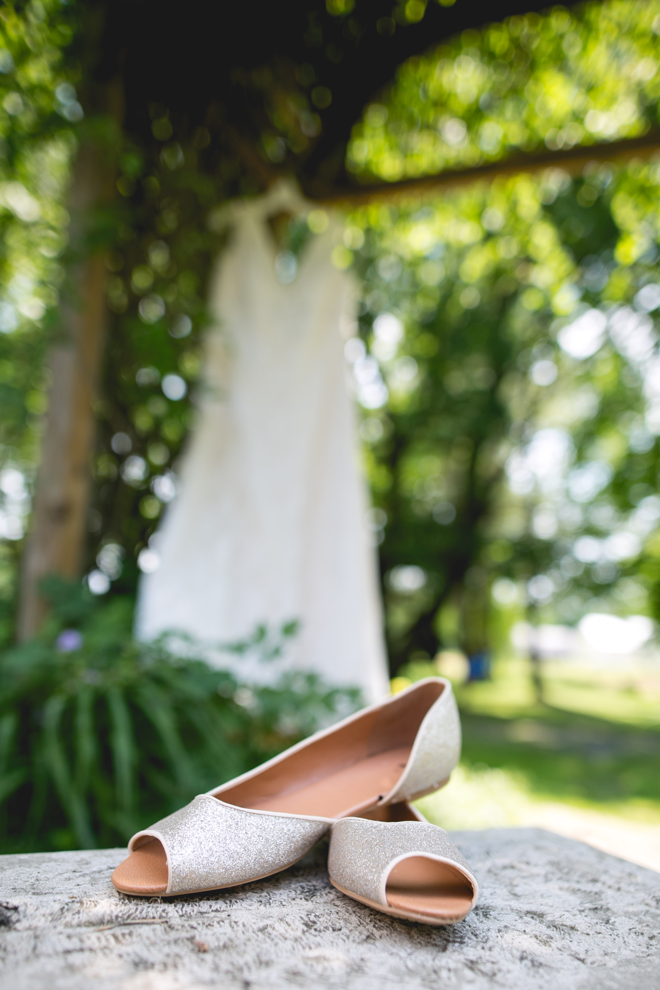 laid-back-backyard-wedding-details-photography-inspiration