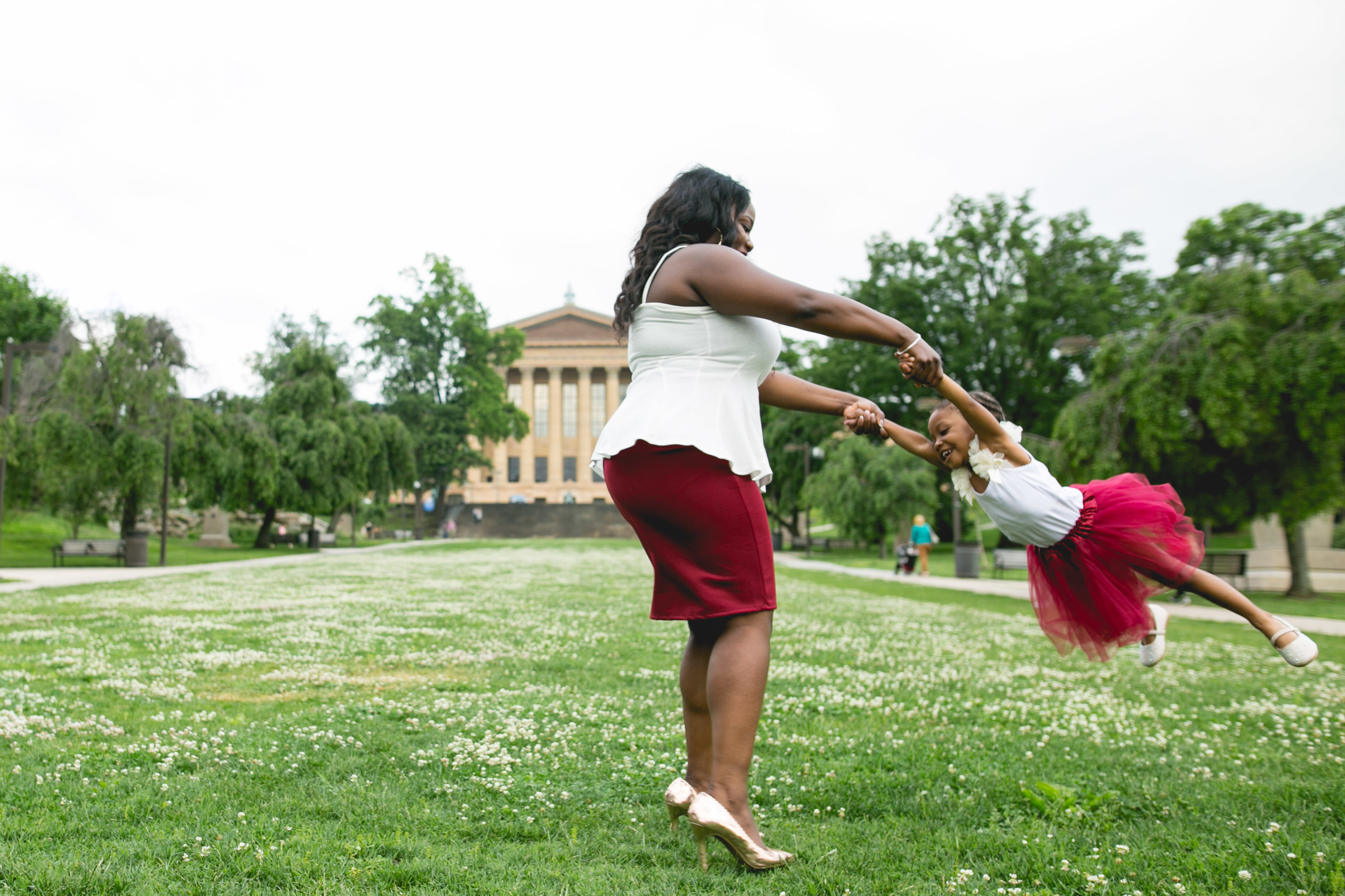 A Classic Philadelphia Museum of Art Engagement session by Swiger Photography