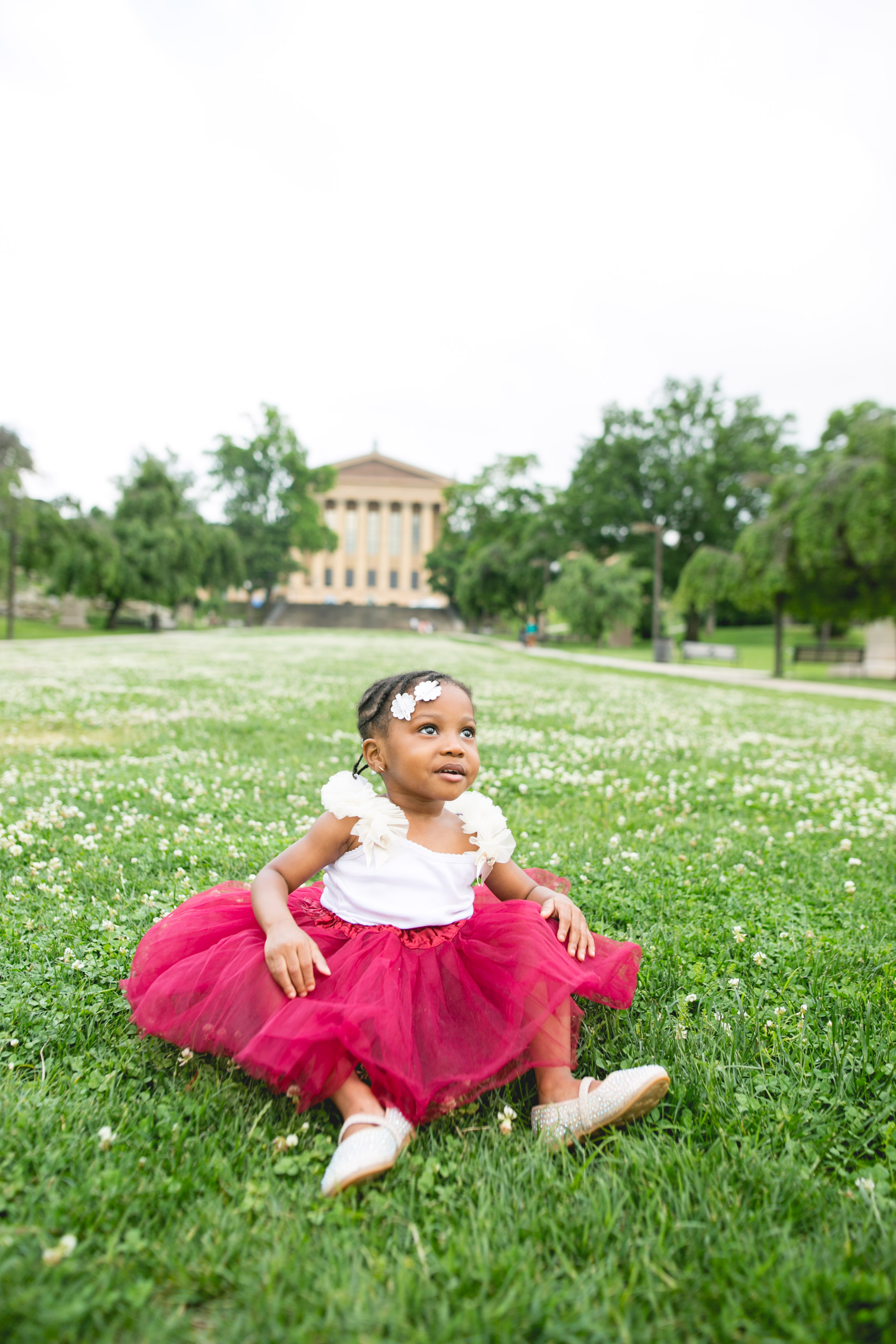 A Classic Philadelphia Museum of Art Engagement session by Swiger Photography