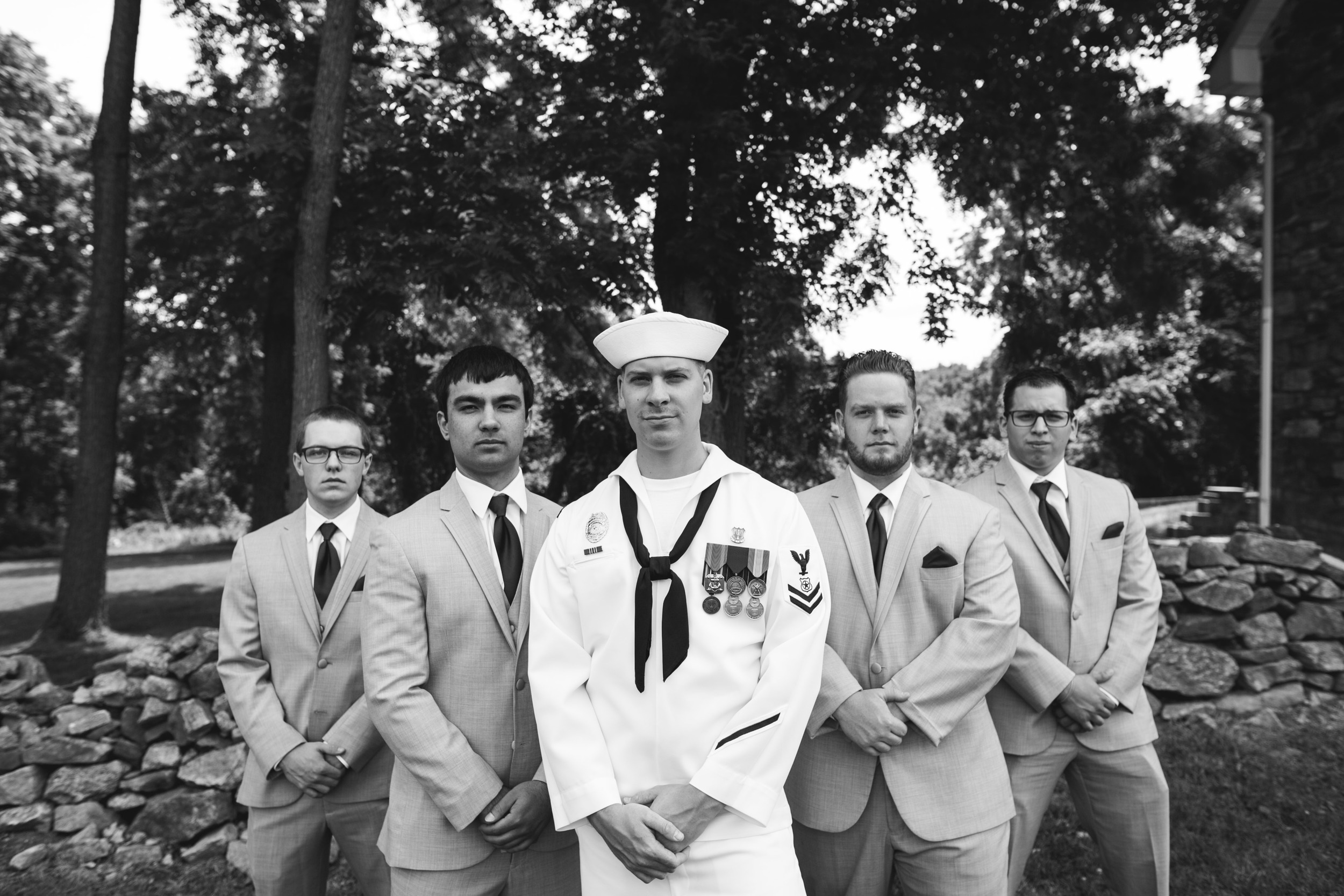 military-wedding-groomsmen-photo-idea