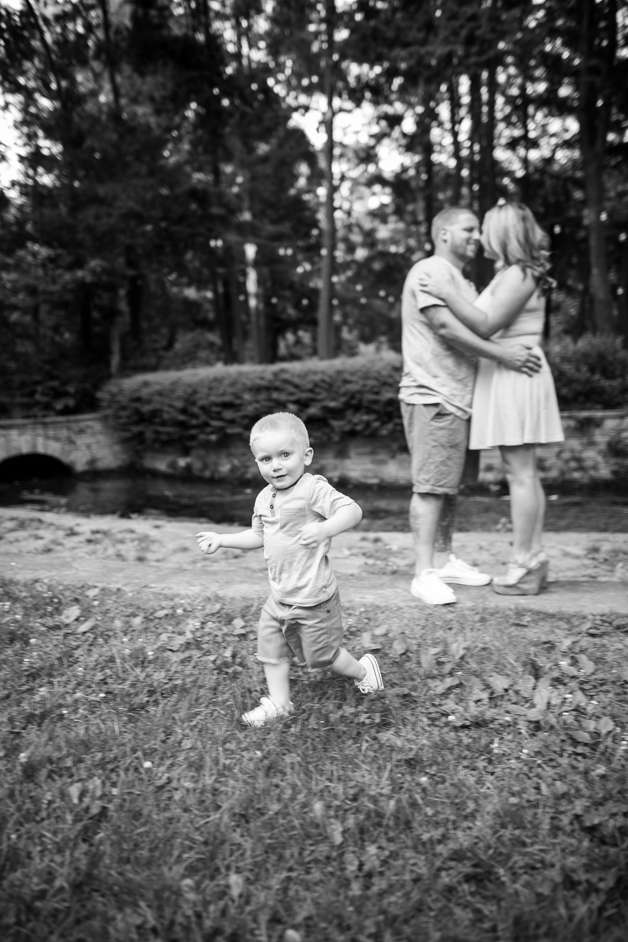 A Pastorius Park Philadelphia Engagement Session by Swiger Photography. Engagement session with kids. 