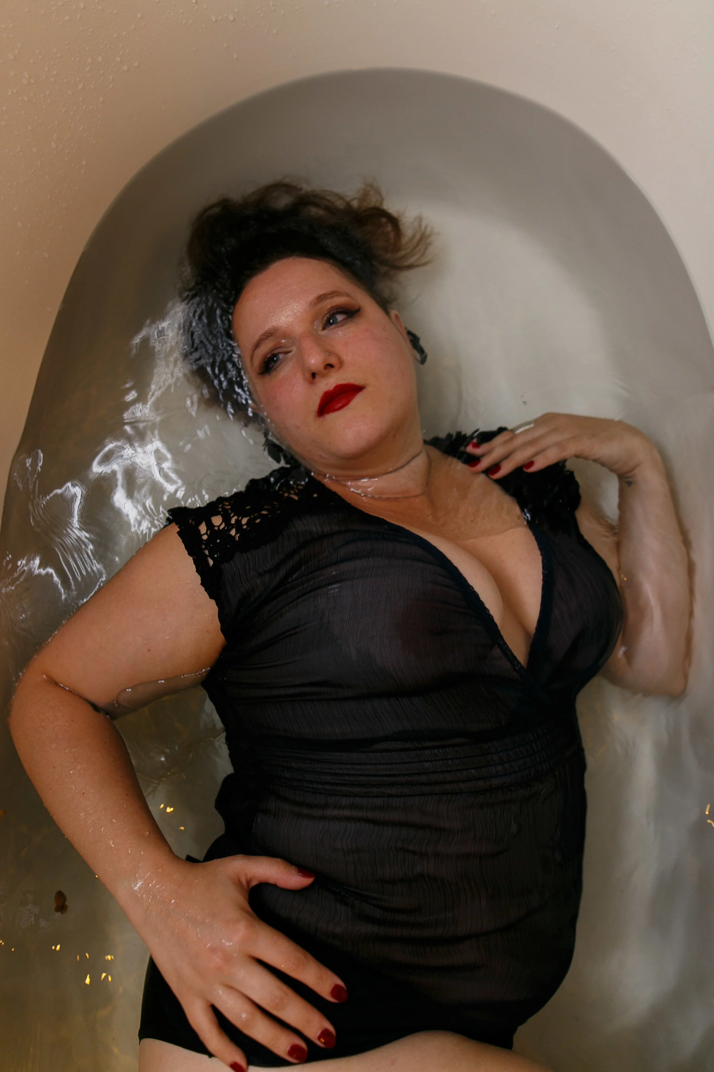 Glamorous Bathtub Boudoir Session at the Hotel Monaco Philadelphia 25