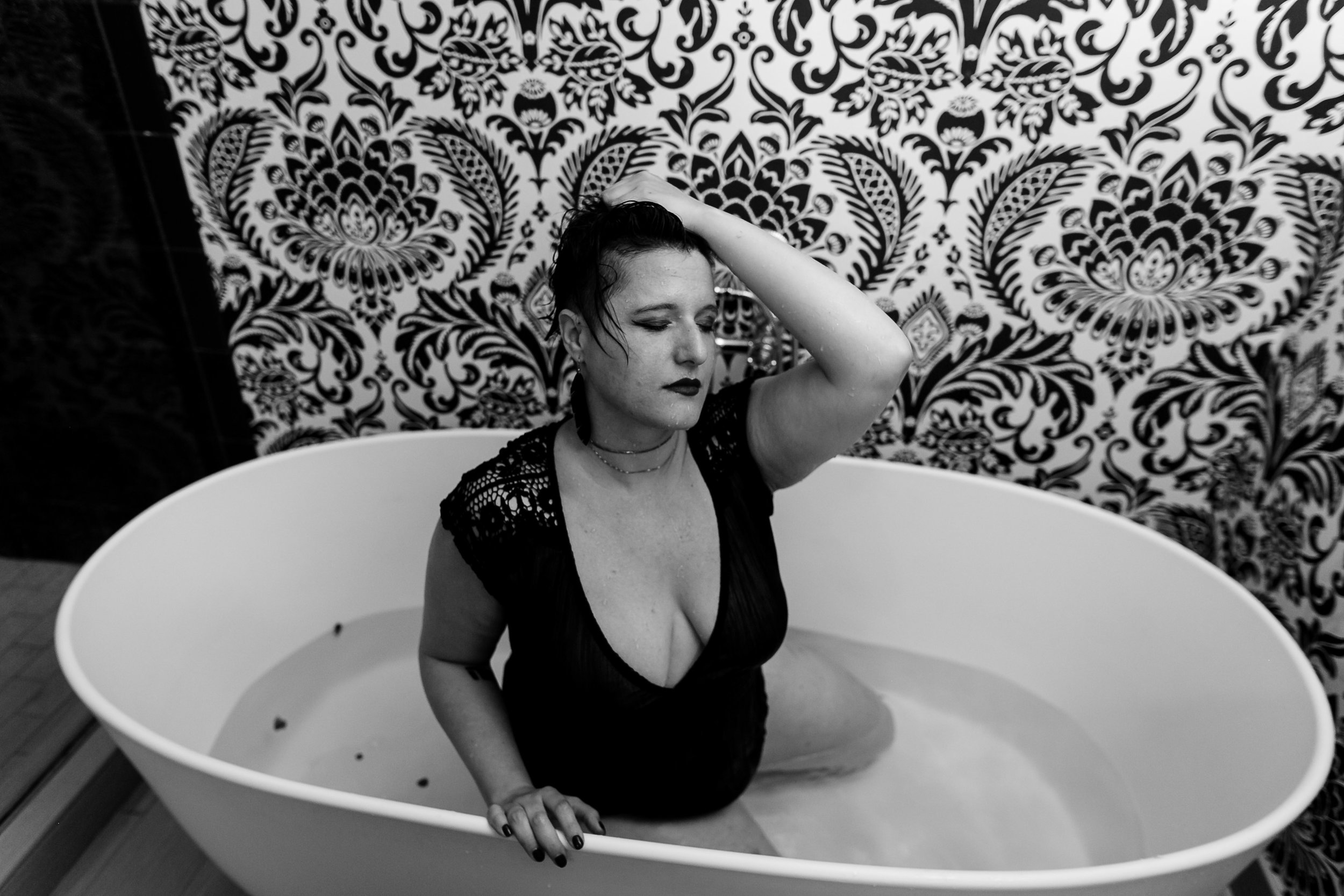 Glamorous Bathtub Boudoir Session at the Hotel Monaco Philadelphia 28