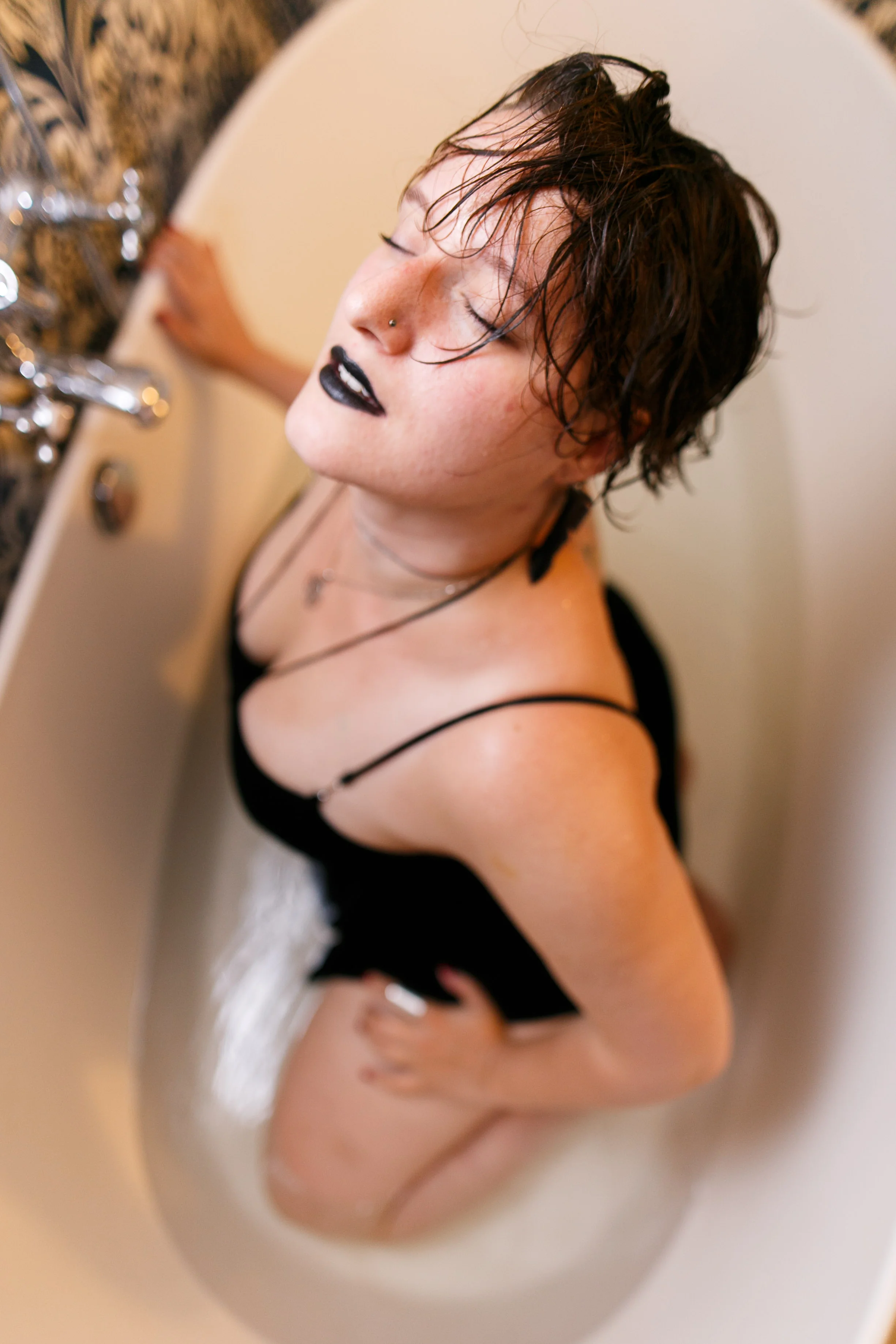 Glamorous Bathtub Boudoir Session at the Hotel Monaco Philadelphia 36