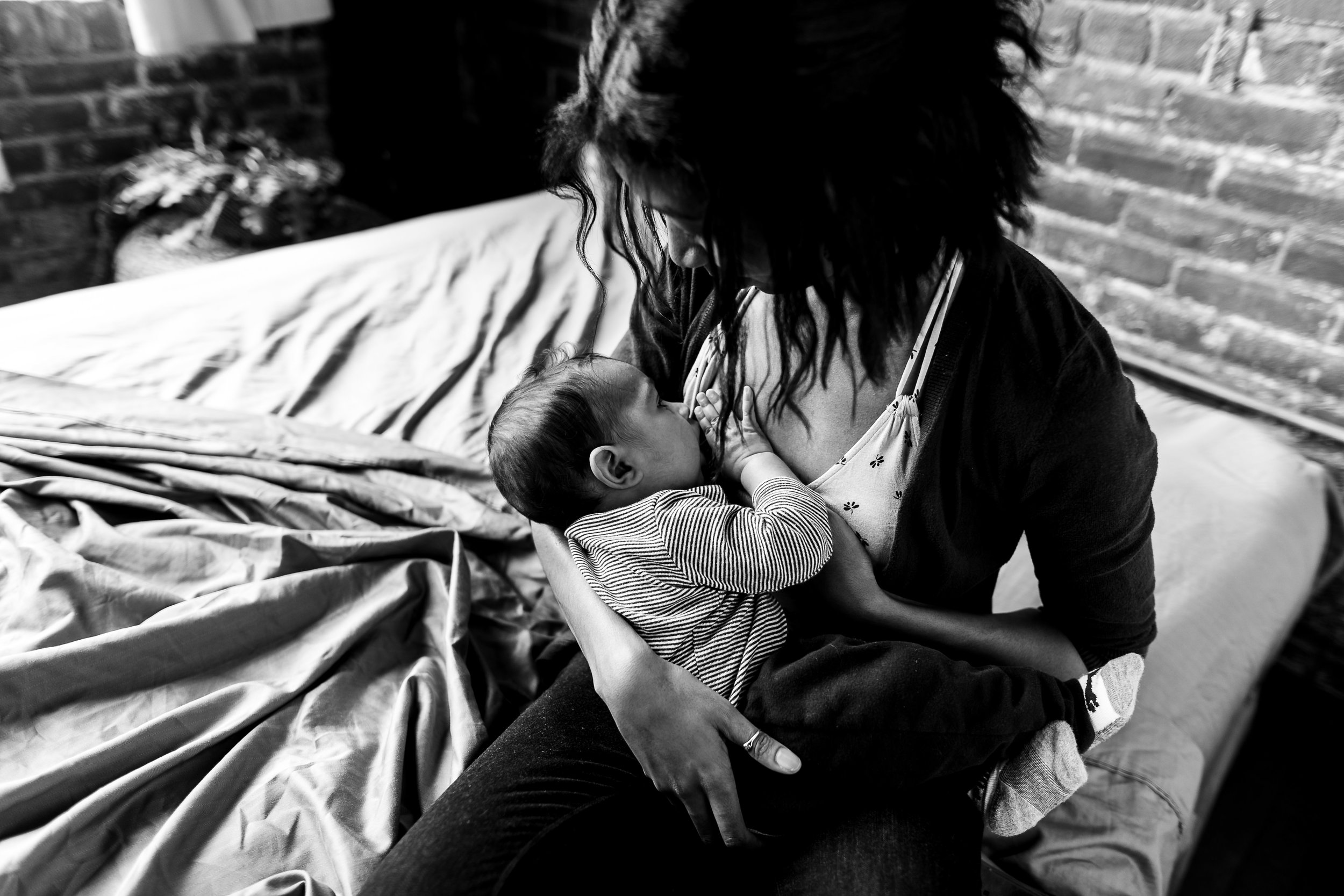 mother-baby-breastfeeding-photo-sweet