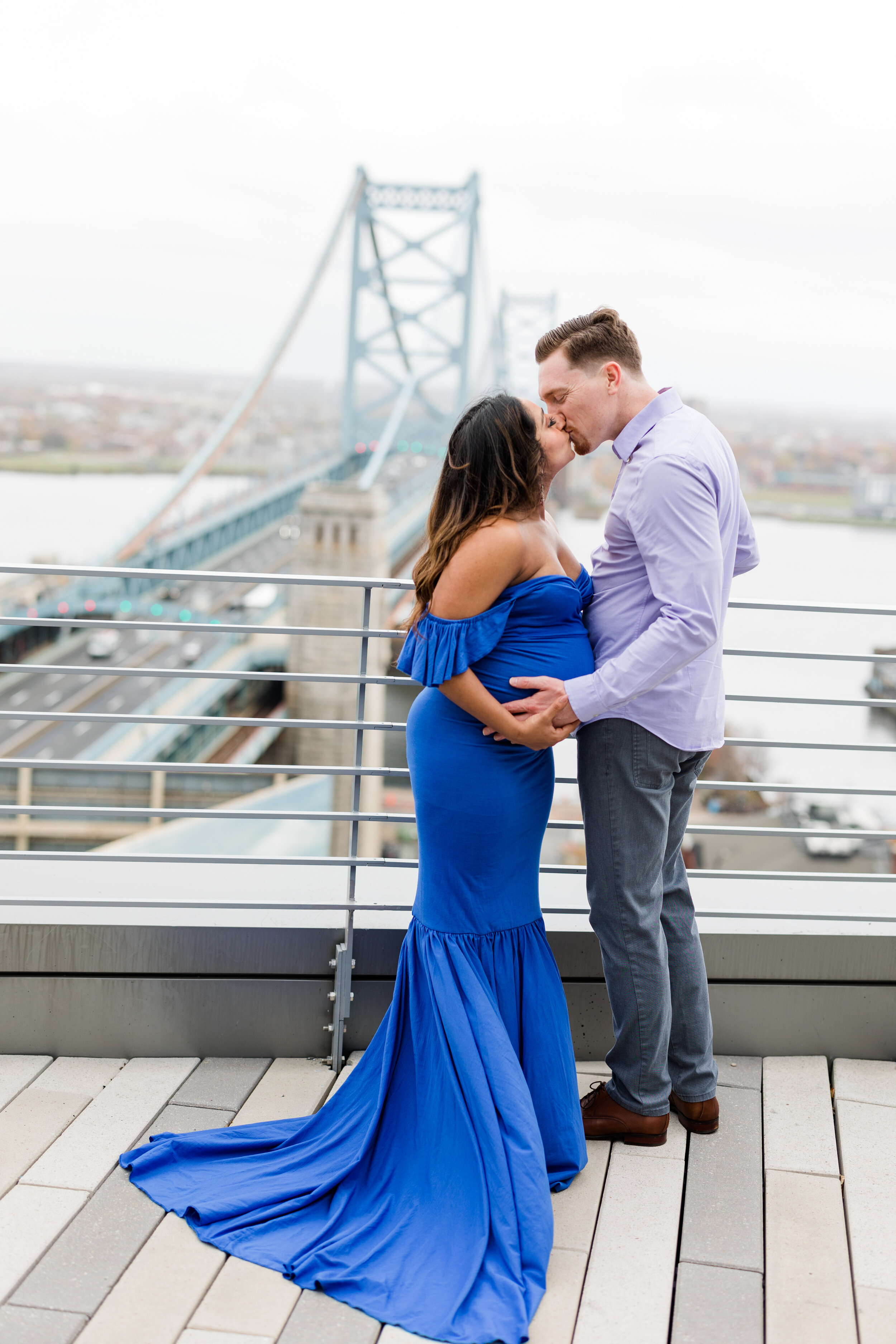 Rooftop-Philly-Glam-Maternity-Session-Bridge-On-Race-Old-City23.jpg