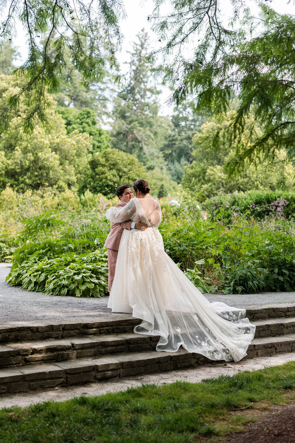 Longwood-Gardens-Lesbian-Wedding-Photos-byLGBTQ-owned-photography-company-Swiger-Photography-4.jpg