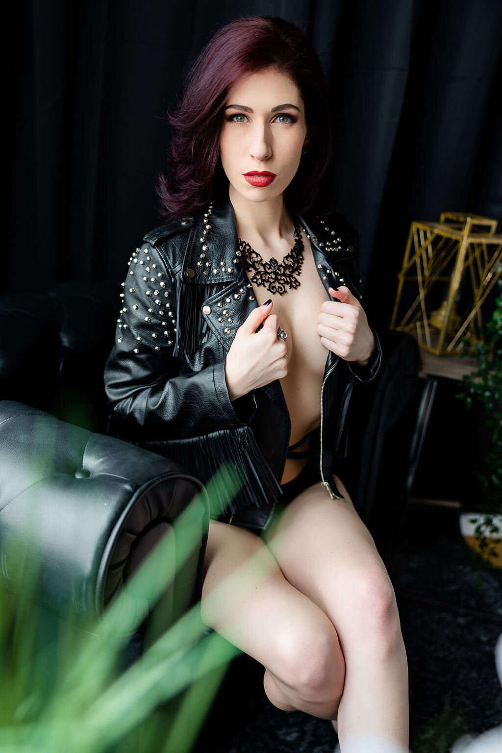 leather-jacket-edgy-rock-n-roll-boudoir-inspiration