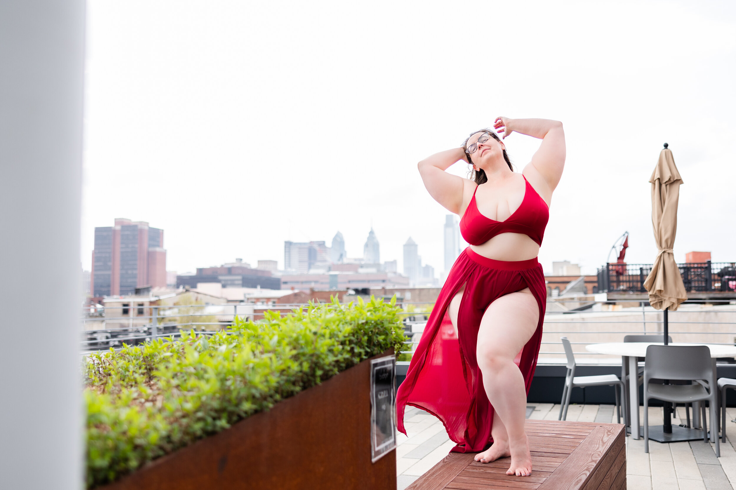 plus-size-sexy-rooftop-boudoir-photography-inspiration