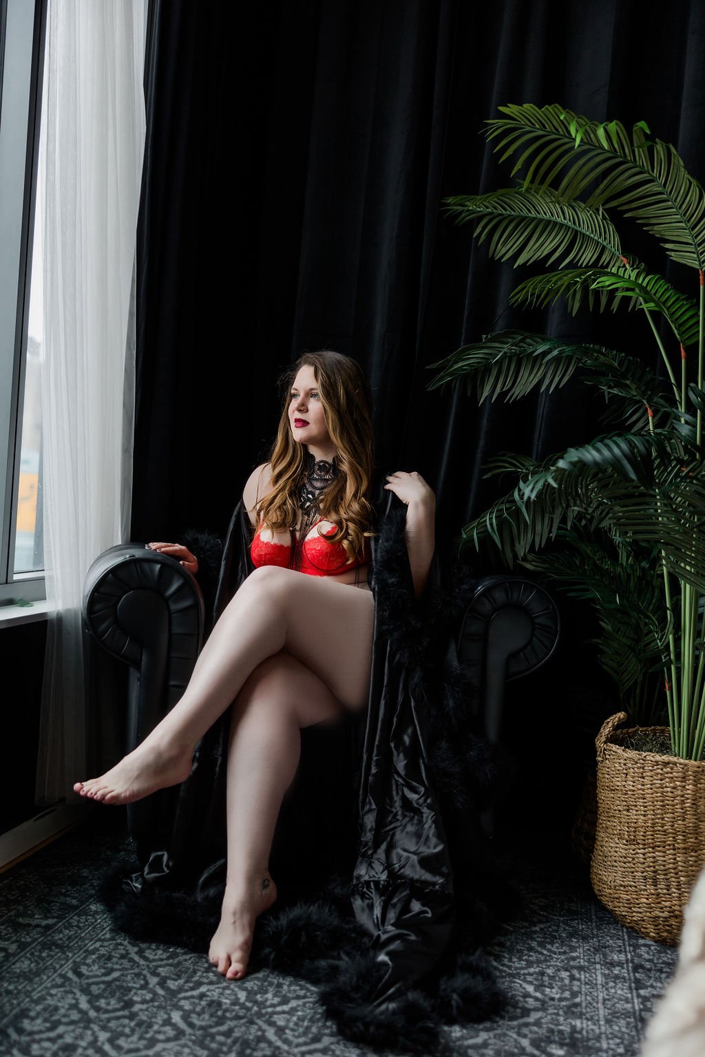 Reign-Disney-Boudoir-Inspired-Shoot-Philly-Jafar-curvy-inspo