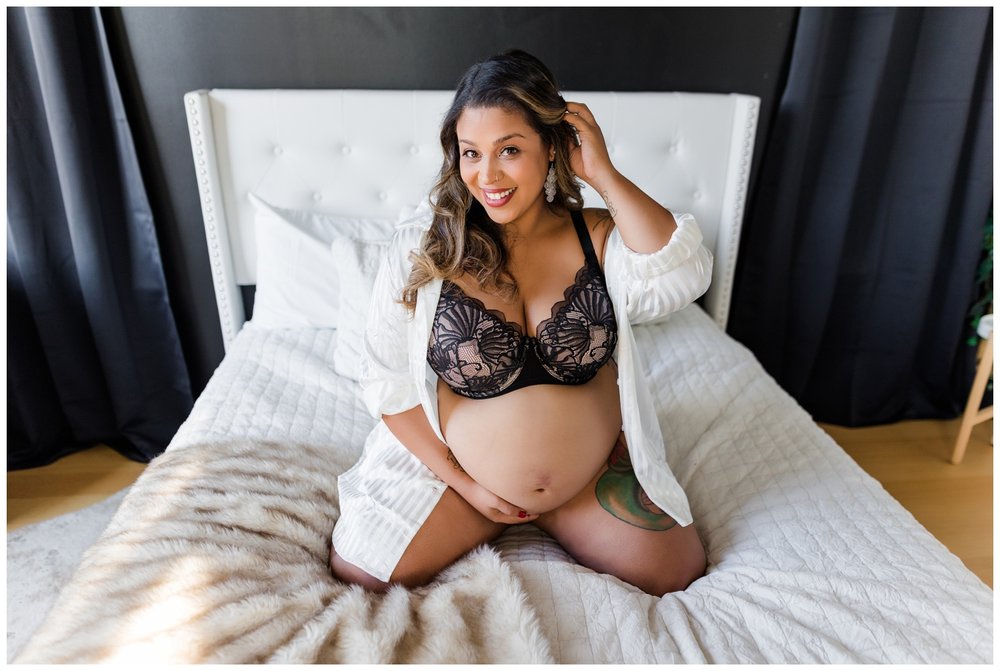 Philadelphia-Maternity-Boudoir-Photographers-sexy-pregnancy-photos-9.jpg