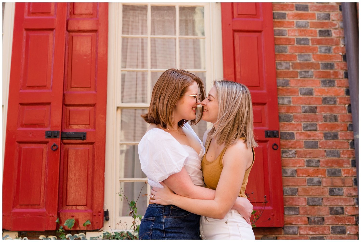 Lesbian-Old-City-Philly-Engagement-Photographer-LGBTQ-6.jpg