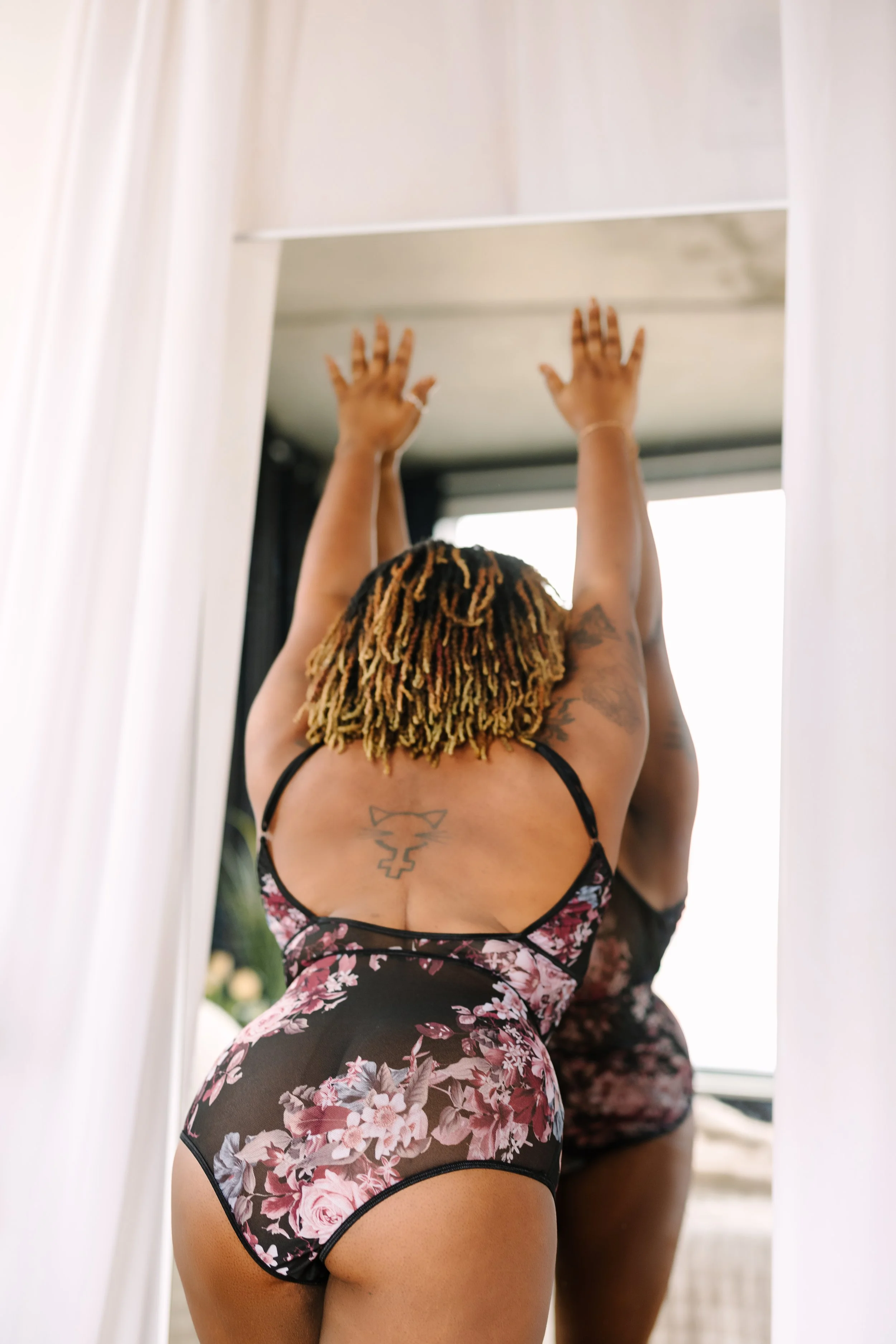 Boudoir-body-positive-queer-photographer-Jourdan-7.jpg