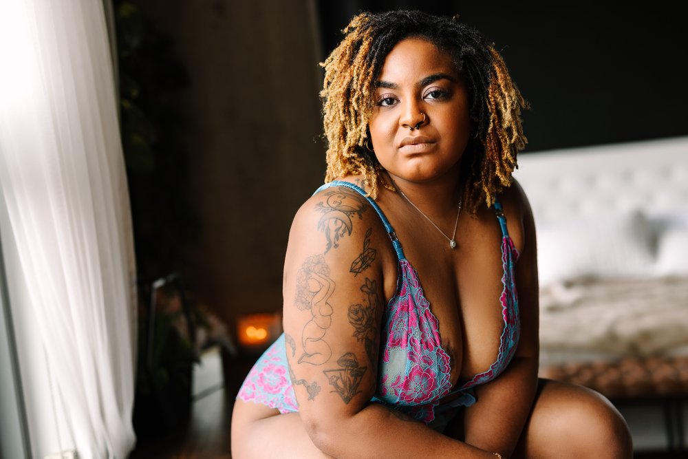 Boudoir-body-positive-queer-photographer-Jourdan-20.jpg