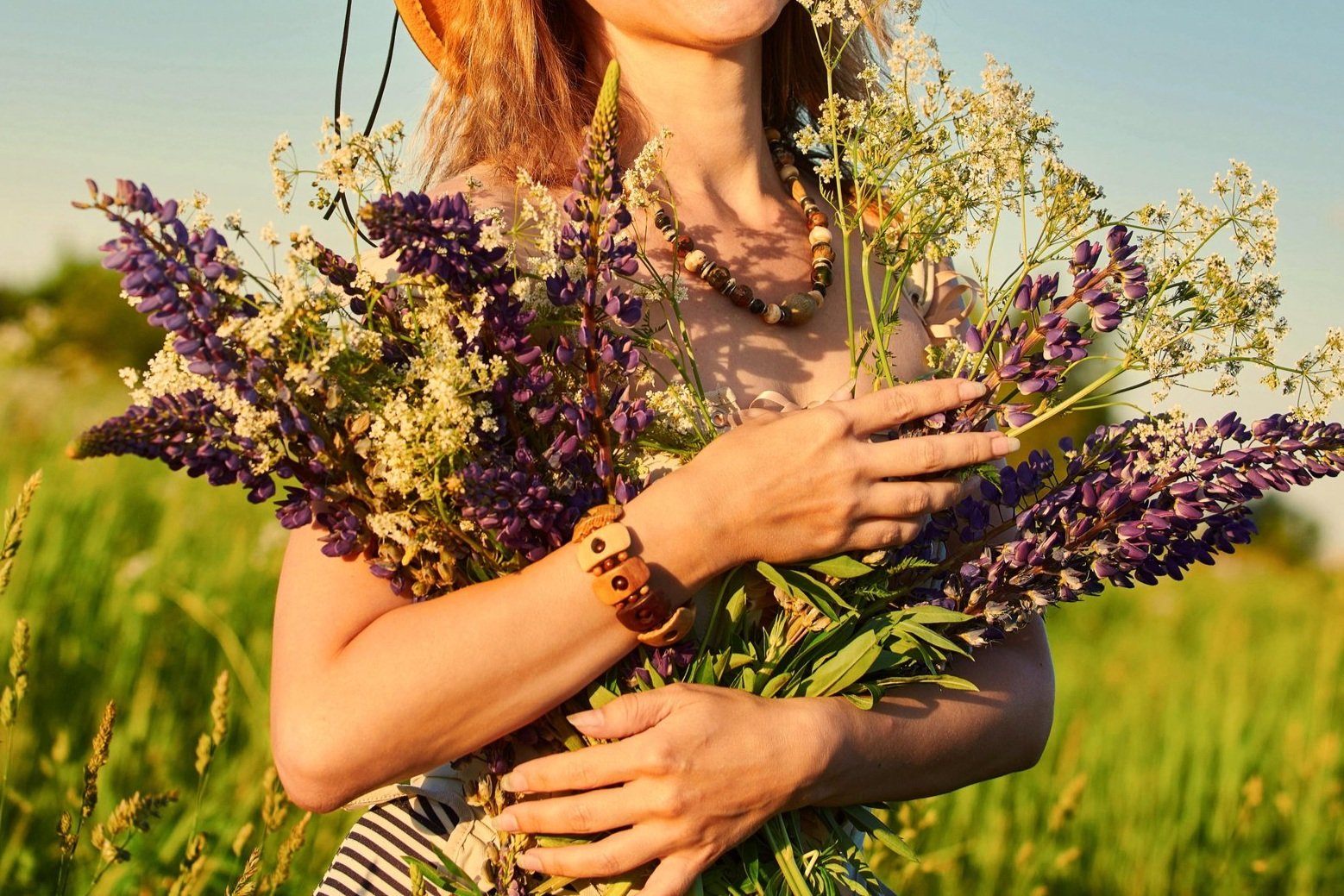 Sunset yoga, qi gong en bloemen