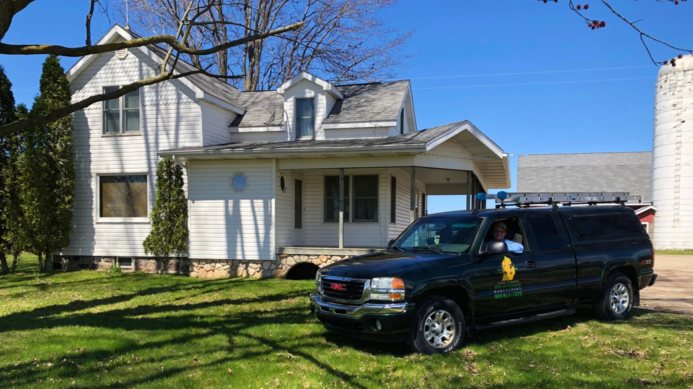 CMPM%2BTruck%2Bin%2Bfront%2Bof%2Bhouse%2B2019.jpg