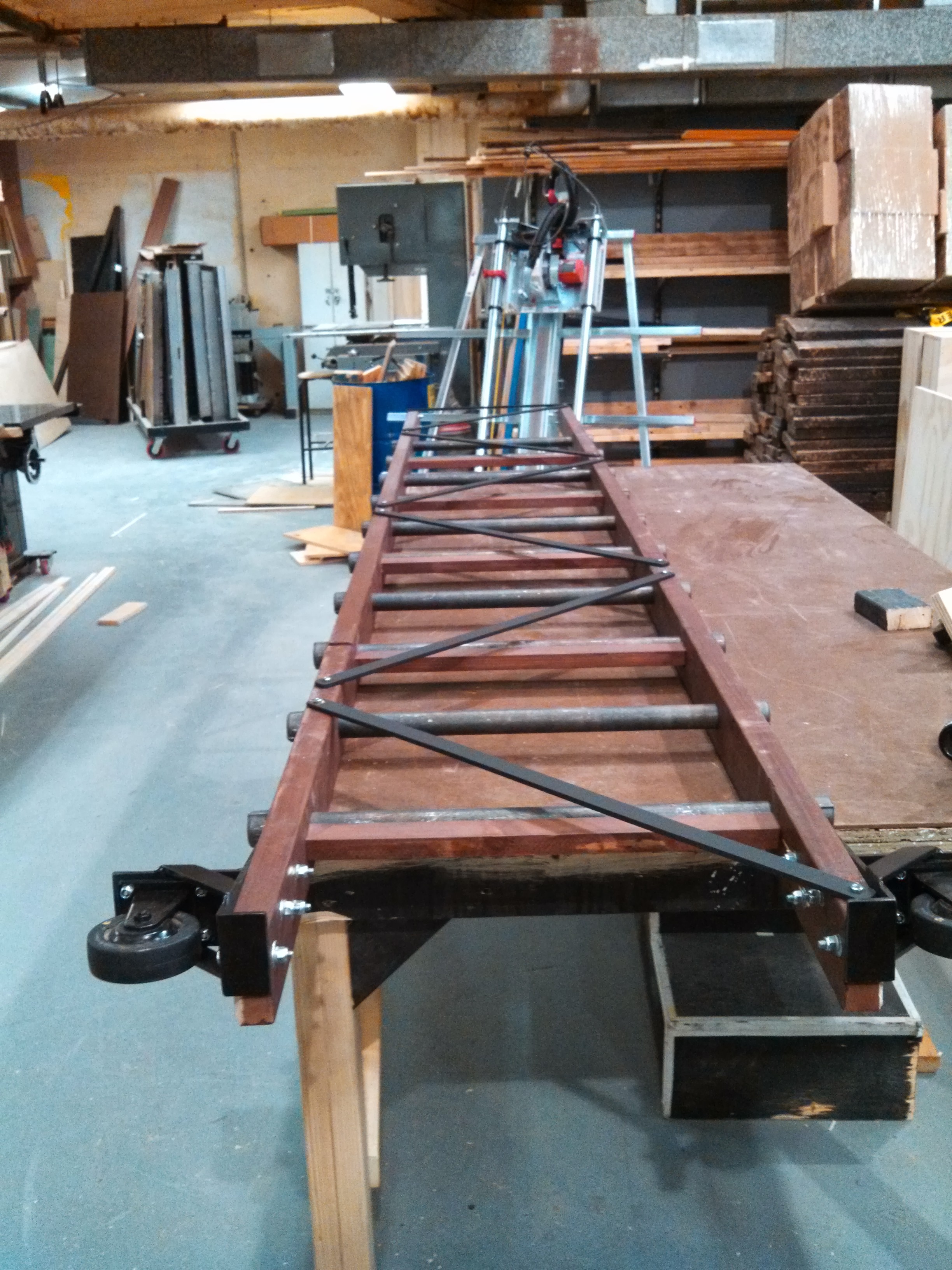  Completed ladder with crossbracing. 