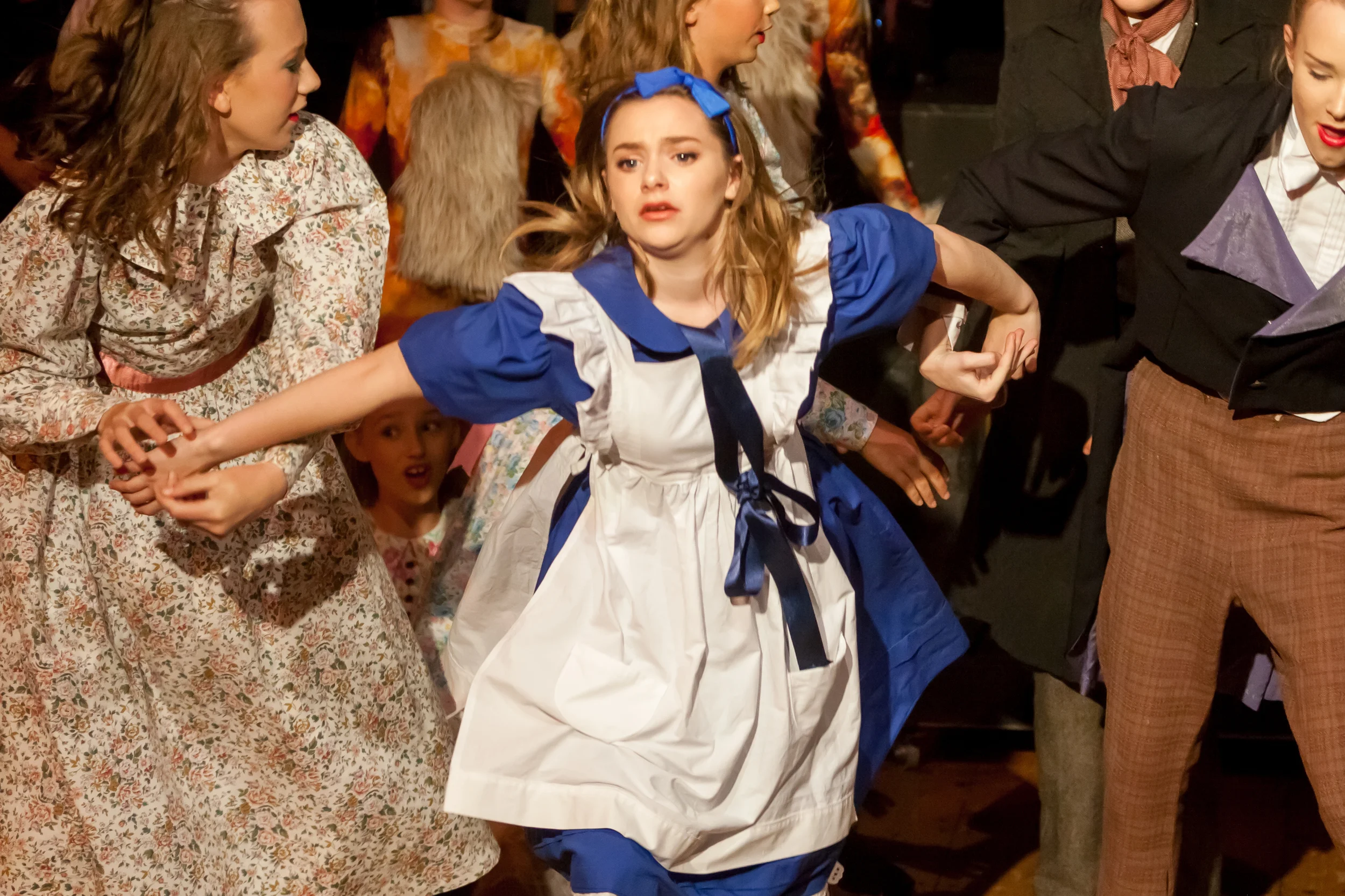 ALICE IN Wonderland JR                